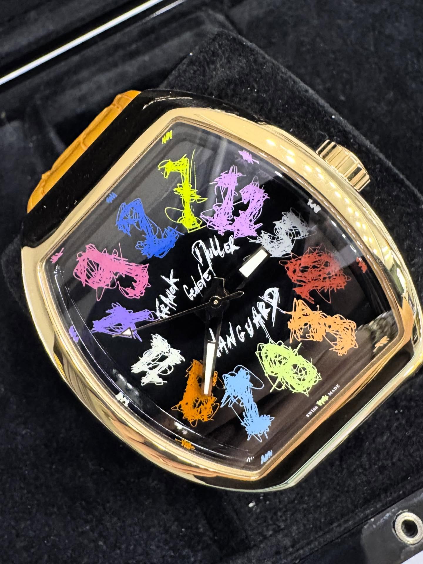 Here’s a super limited production jump hour piece now available! Number 4 of only 25 pieces ever produced in this configuration solid 18k rose gold! Produced in collaboration with French artist Hom Nguyen & with an MSRP of over 50k this is an incredibly rare piece ready for a new home!