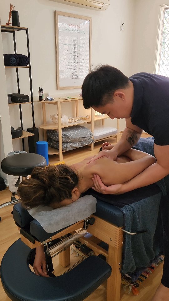 Therapy care for body worker @massage.byjess Please follow her 😄
Do you have tight and nagging mid back tension that feels like a MUSCLE KNOT 🪢 between the scapula, & with no matter how much foam rolling, stretching, and trigger point ball therapy, you just cannot get rid of it ?
You may benefit from this! 🫵
Here, I anchor my hands comfortably on Jess's scapula and rhythmically glide it back and forth and sideways.
Benefits include:
○ Release of knot sensation
○ Freely mobile scapula and shoulder motion
○ Greatly improved neck and mid back tension
○ Better breathing capacity
📍90 Avoca Drive Kincumber 2251
Wed & Fri: 10am-5pm
DM for phone number
🌐 https://www.hampden-health.com/chiropractor
#chiropractorbrenton
