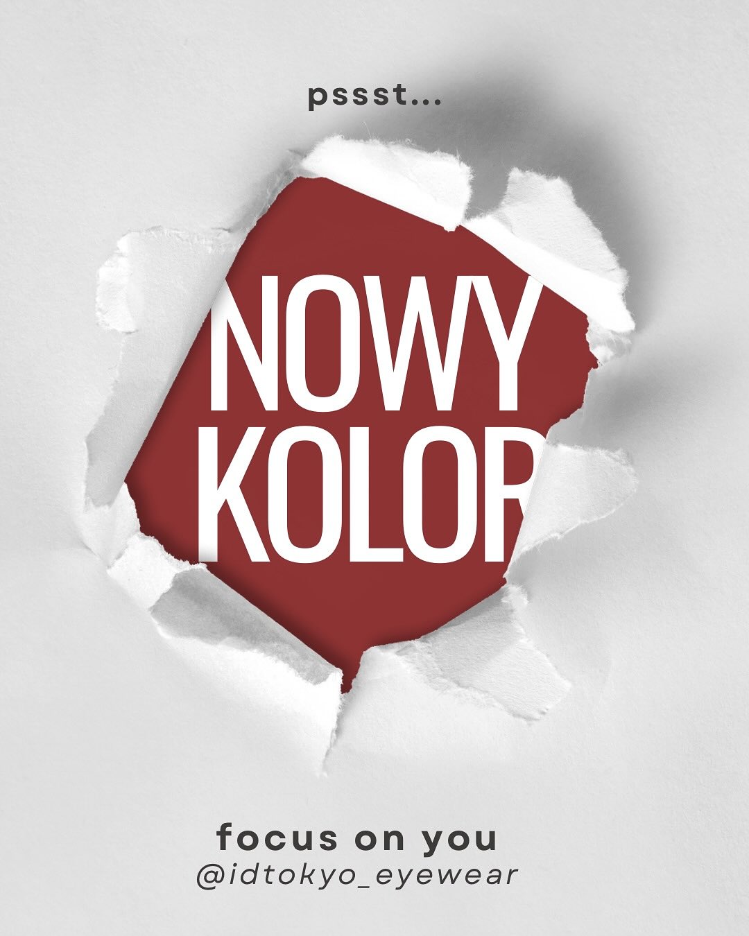 Dlaczego burgund?
• Dodaje głębi nawet najprostszej stylizacji.
• Łączy się z czernią, beżem, granatem i szarością jakby był do tego stworzony.
• Wygląda luksusowo, nawet jeśli sam dodatek jest minimalistyczny.
Jak nosić burgundowe akcenty?
• Torebka w tym kolorze odmieni każdy look.
• Buty w burgundzie dodają powagi i elegancji.
• Okulary czy biżuteria w tym odcieniu — subtelny, ale efektowny twist.
• Szalik, rękawiczki czy pasek — szybki sposób, by podkręcić jesienno-zimowy vibe.
W którym kolorze tego modelu @idtokyo_eyewear stylizujesz się w tym sezonie?