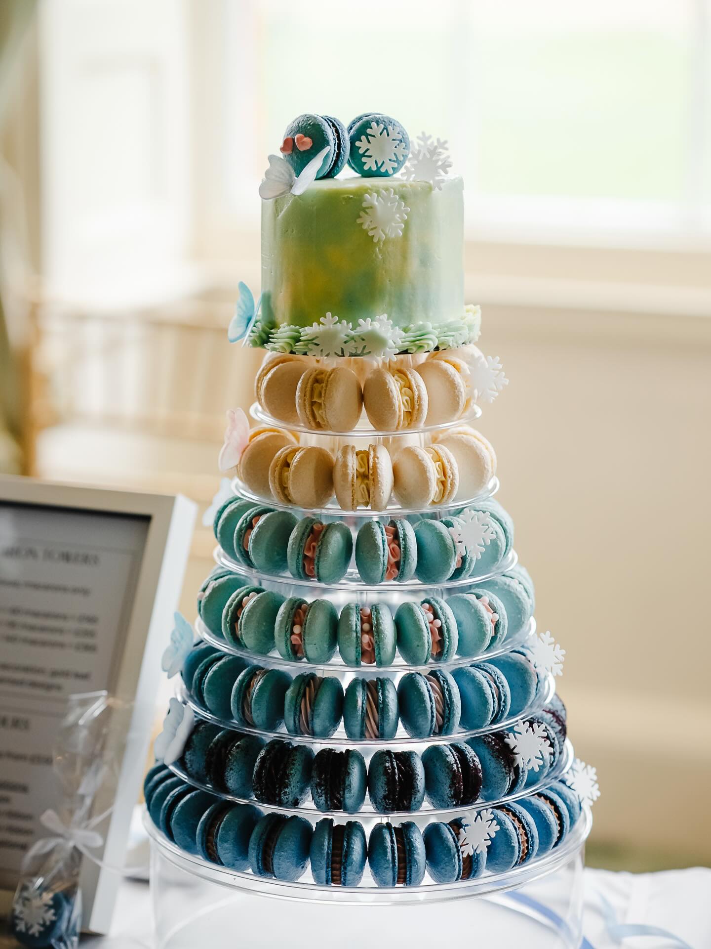 ❄️ Winter Wonderland Macaron Tower ❄️
Organising an office party or a large festive gathering? Make our macarons your showstopper centrepiece!
Each one is carefully handcrafted with love and attention, using the finest ingredients, to bring you something stunning to look at and delicious to eat. Create a memory for yourself and your loved ones, to cherish for years to come ❤️
Photo by @shrigleyphotographyfilm 🌟
#macarons #macarontower #festivemacarons #festivecollection #christmasfood #festivedessert #delicious #makeitspecial #centrepiece #showstopper #stunning #hemelhempstead #berkhamsted #kingslangley #harpenden #stalbans