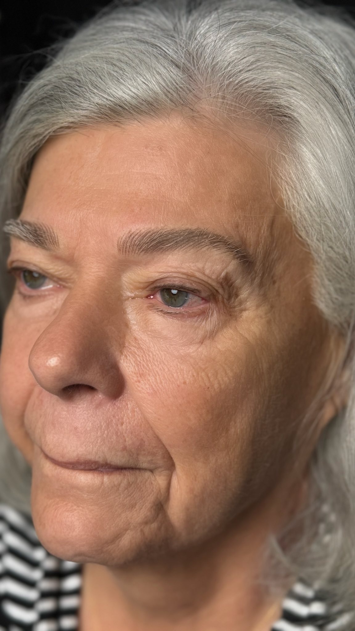 Ladies, this is one of those cases where the brows came in “as they are” — uneven shape, coarse hairs, different density… and left as perfect Hyperrealism Nano Brows 😍
In the reel, you can see how I corrected the asymmetry, kept her natural hairs, and added that soft hyper-realistic texture that makes the look gentle and polished without any makeup.
Want the same result? Send me a message — I’ll find the best option for your brows 💛✨
#oshawananobrows #ajaxnanobrows #whitbynanobrows #torontonanobrows #oshawasalon