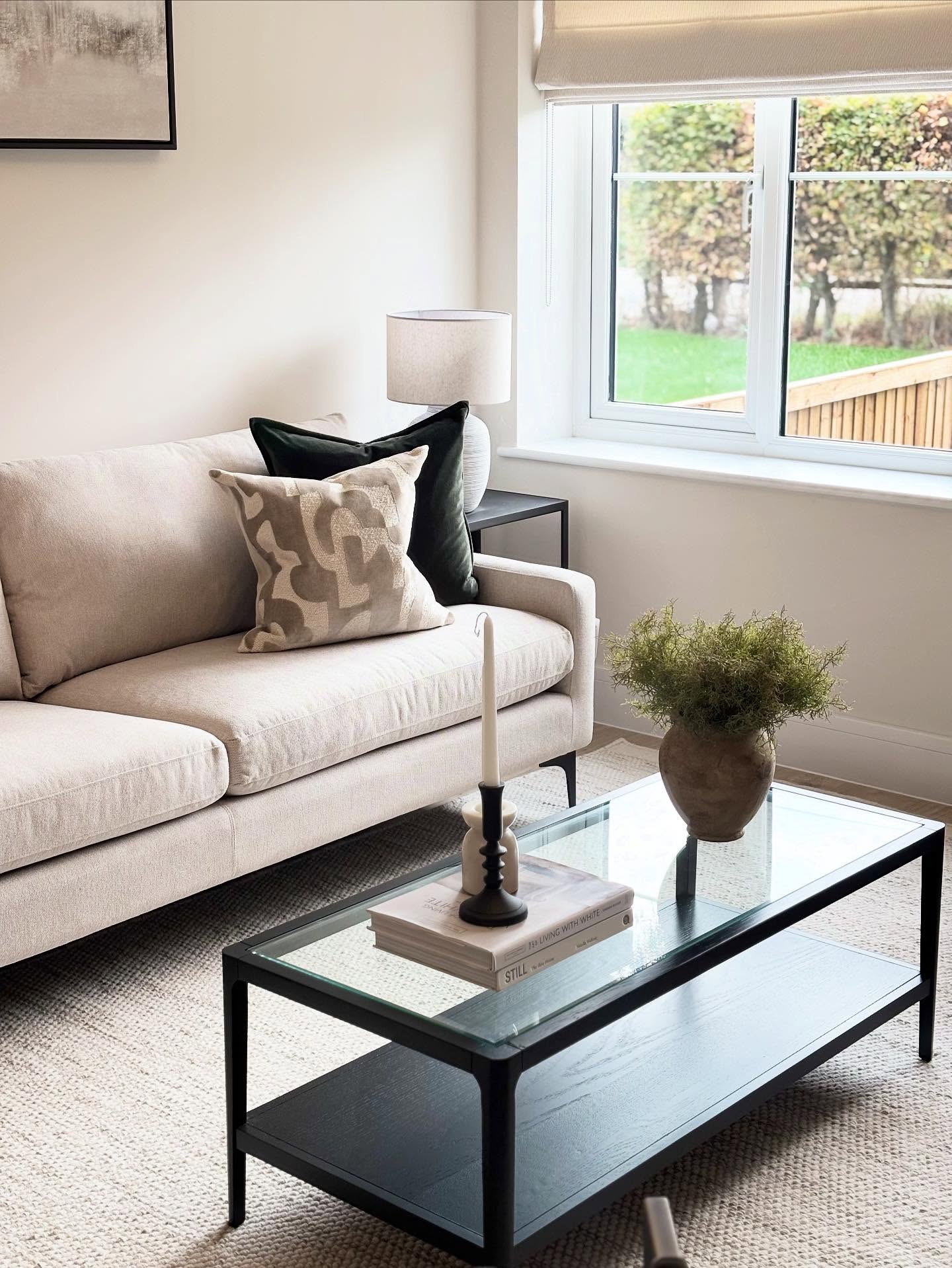 Project Primrose is complete ✔️
This property has been designed and staged using soft and calming tones and textures for sale.
Designed and staged by @oliver_henley_interiors
#interiordesigner #interiordesignerkent #homestaging #homestagingworks #staged #stagedtosell #newhome #kent #sevenoaksmums #tunbrigewellsmums #sevenoaks #tunbrigewells #newbuild #newbuildjourney #home #homeforsale #kentbusiness