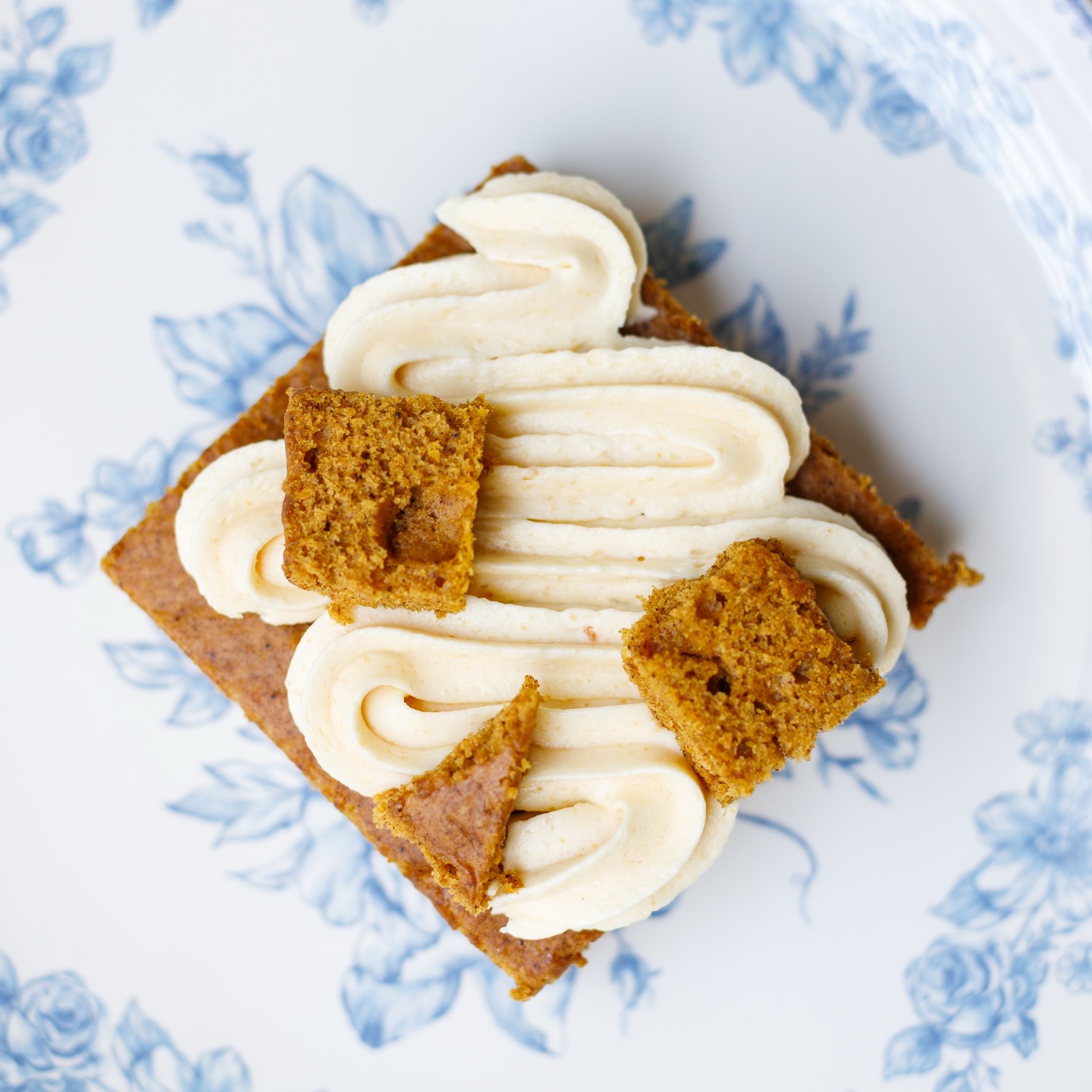 Last menu of November! Y’all time is flying!
Sourdough Loaves:
- Classic
- Chocolate Chip
- Everything Bagel
- Cranberry Orange
- Cheddar Jalapeño
🍪 Chocolate Chip Cookies
Focaccia Slices:
- Cinnamon Roll
- Bacon, Leek, & Parmesan
🧡 Pumpkin Cake Slices topped with white chocolate brown butter icing (pictured)
As usual, Friday delivery to Gather on Main and @lafarmersmarket set up on Saturday! And item availability will vary based on location.
Comment or message me to reserve anything listed!
#thanksgivingiscoming #sourdough #pumpkinspiceeverything #homebaker #cottagebaker