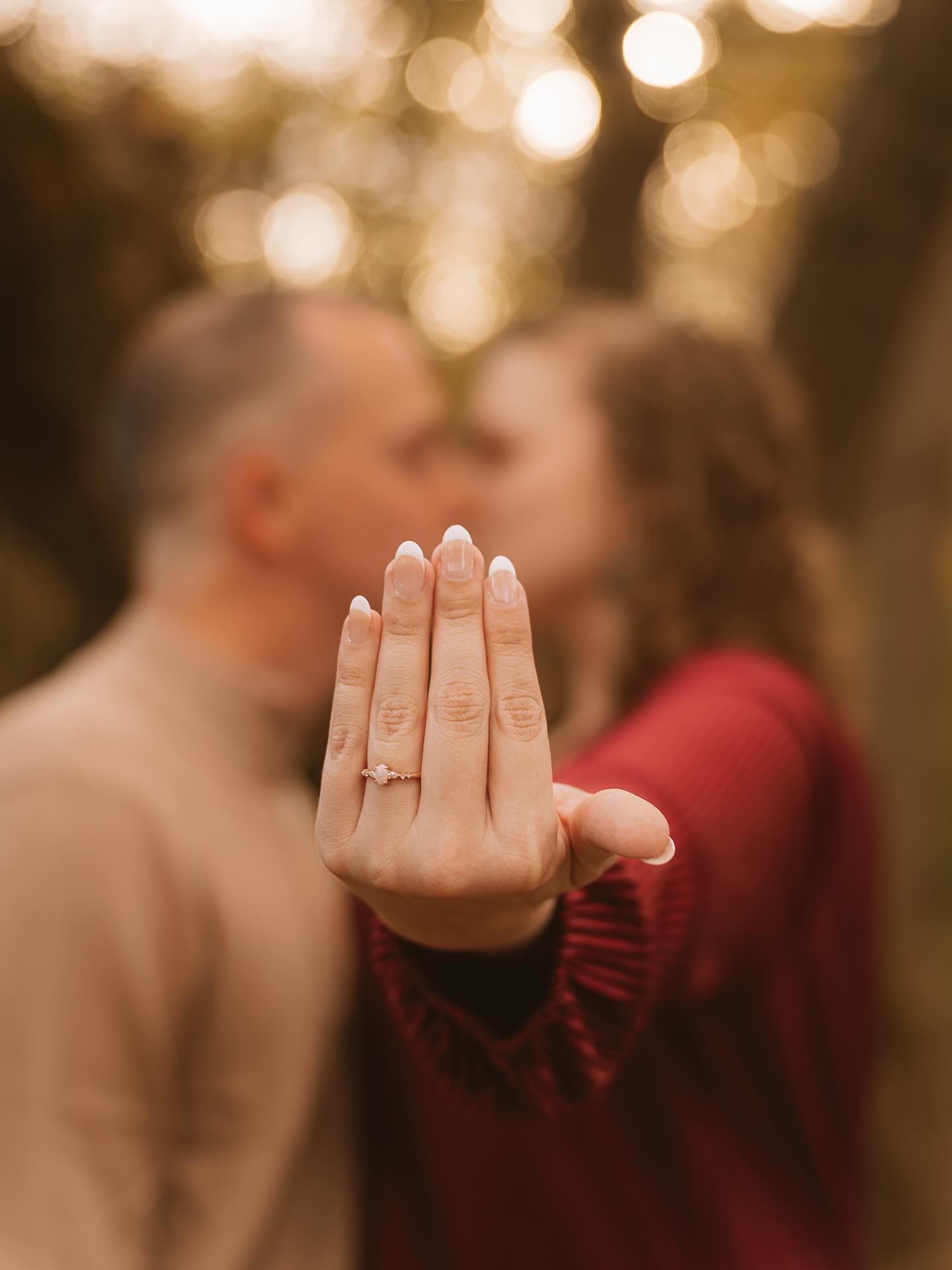 Samantha & Kody 🤍
———
#engaged #engagement #engagementsession #sony #mophotographer #midwestmoment #midwestweddingphotographer #shesaıdyes #couples #love