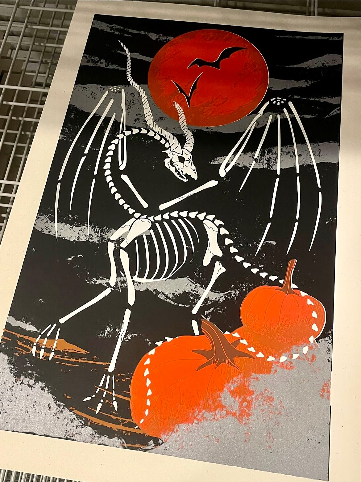 Member highlight: Ash Castleman🐉 @ashcastlemanart
“The Spokane Print & Publishing Center is a truly down to earth studio where I’ve felt like I belong there. Everyone that I’ve met there is genuinely passionate about making art, and that’s such an incredible energy to be around!“
Ash is a queer artist from Spokane, WA who primarily uses dragons to explore themes of life and death in her work. She lives with her partner and two tuxedo cats.🐱
#sppc #dragon #printmakingart #screenprint