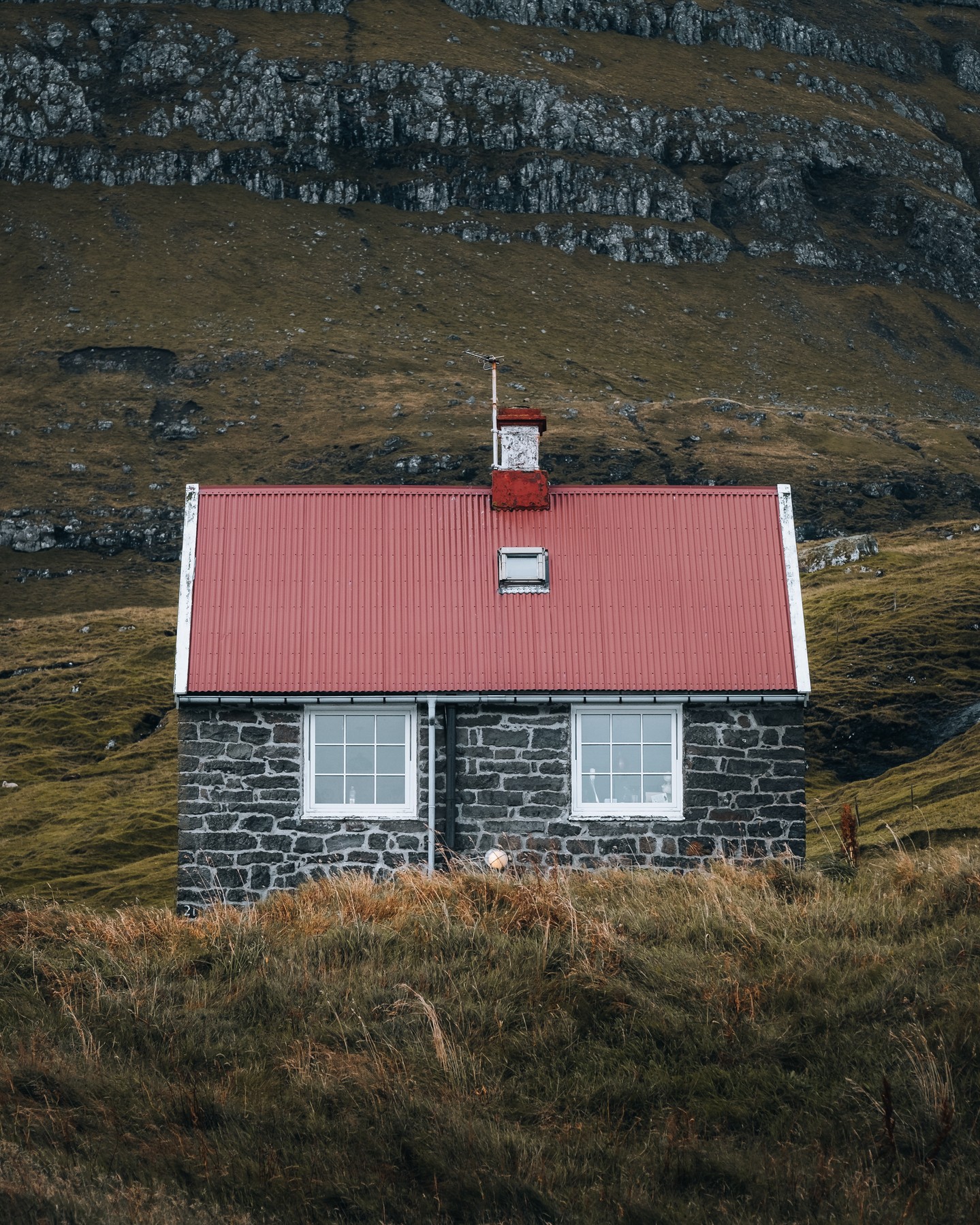 Nothing beats the charm of a red roof! 🏠❤️ Our love for red inspired our brand colours and now we've brought that warmth to our cozy wool socks! 🌟 Link in bio, shop now! 🧦✨ #RedLove #CozyVibes #ShopOnline #RedSocks #RetroVibe