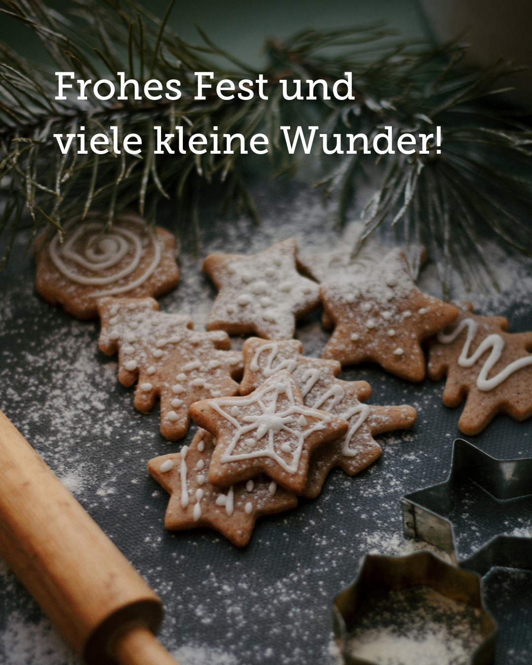 🎄 Frohe Weihnachten 🎄
Wir blicken dankbar auf ein Jahr voller spannender Projekte, ehrlicher Handwerksarbeit und guter Zusammenarbeit zurück.
Danke für das Vertrauen, die Wertschätzung und die vielen Begegnungen rund um Holz, Design und Qualität.
Wir wünschen euch und euren Familien ruhige Festtage, Zeit zum Durchatmen und schöne gemeinsame Momente.
Auf viele weitere Ideen, Projekte und schöne Räume im kommenden Jahr.