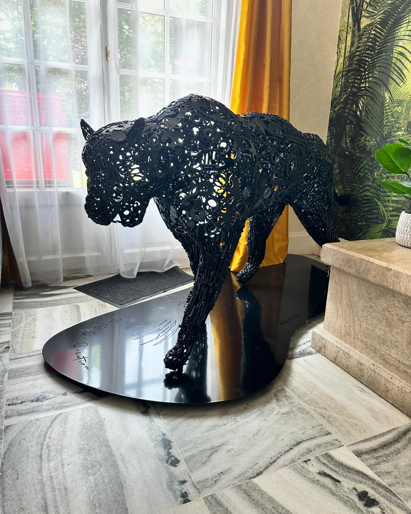 Sauvage et impressionnante, craquez pour notre panthere noire qui peut être déclinée dans plus de 500 couleurs !