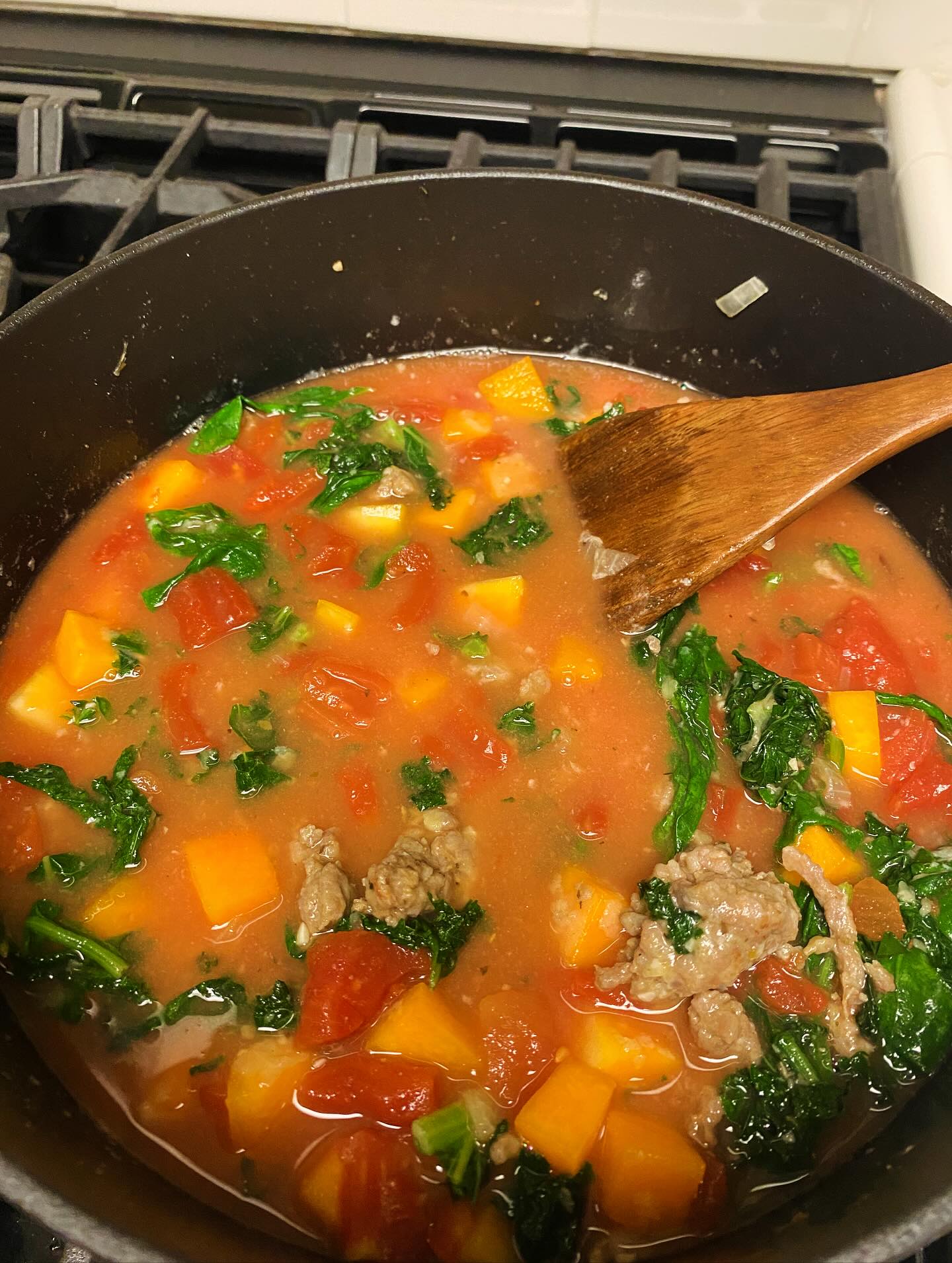 Fall weather is in full swing here in Central California, and that means it’s time for some nourishing soups…
This week inside my perinatal nutrition practice, we’re leaning into a creamy kale, butternut squash, & sausage soup made with a mineral-rich bone broth base — the perfect blend of comfort + function for pregnancy and postpartum.
Why this bowl supports your body:
Kale: Loaded with folate, vitamin K, and antioxidants that support cell development and tissue healing.
Butternut squash: A powerhouse of beta-carotene (vitamin A), fiber, and vitamin C — supporting immunity, gut regularity, and overall recovery.
Bone broth: Provides collagen, glycine, and essential minerals to nourish connective tissue, joints, and the gut barrier.
Sausage: Adds satiating protein and iron — key for energy, stable blood sugar, and preventing iron depletion in pregnancy and postpartum.
If you’re wanting simple, nutrient-dense meals that align with your pregnancy or postpartum needs, I’d love to support you.
Virtual Perinatal nutrition consults are available!
You can book a session anytime at herpathotandwellness.com or through the link in my bio at @herpath.wellness.
Your body deserves nourishment that feels grounding, comforting, and doable. Let’s build that together. PS — Don’t forget! The Gentle Prep virtual event is coming up on December 13th. It’s completely FREE to join and perfect for anyone preparing for the 4th trimester.