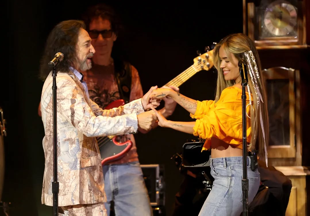 Latin Grammy 2025 una noche histórica de colaboraciones, energía y momentos inolvidables.
#latingrammy #latingrammy2025 #ganadores #colaboración #karolg #marcoantoniosolís #badbunny #alejandrosanz #gloriaestefan #raphael #lostigresdelnorte
Cortesía de la Academia Latina de Grabación