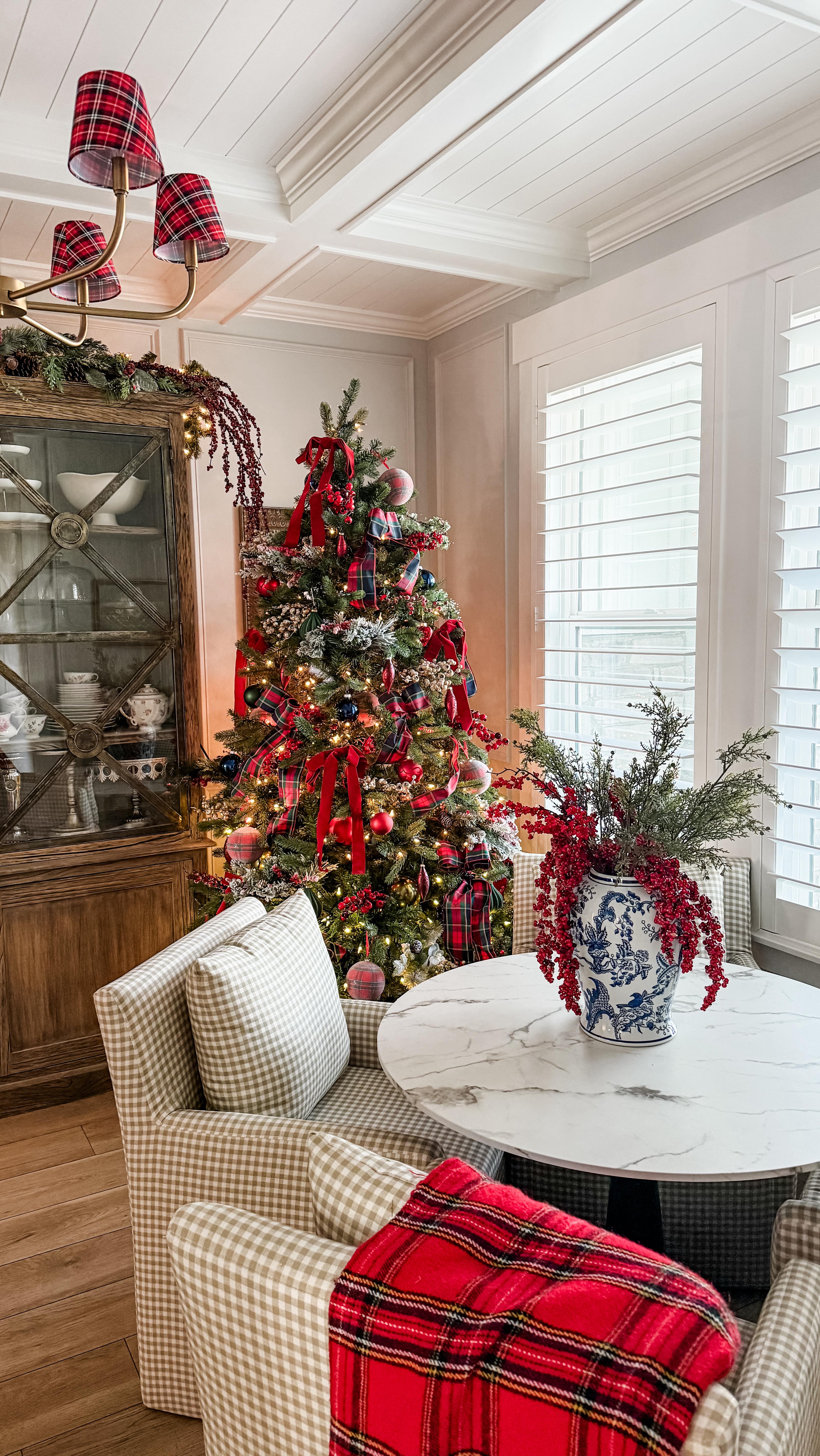 I styled this tree with a nod to that classic Ralph Lauren look—layered plaids in reds, blues, and greens that feel both timeless and collected. The mix of patterns brings so much warmth and depth, while still keeping everything inviting and effortless.
To elevate the overall feel, I brought in new lamp shades that add a subtle polish and tie the whole space together. It’s a small detail, but it really completes the look in the prettiest way.
The result is cozy, classic, and just a little bit refined—exactly what I love this time of year.
#HolidayDecor #ClassicChristmas #ralphlaurenhome #RLInspired #SeasonalStyling #CollectedHome #classicchristmas #plaidchristmas #christmastree