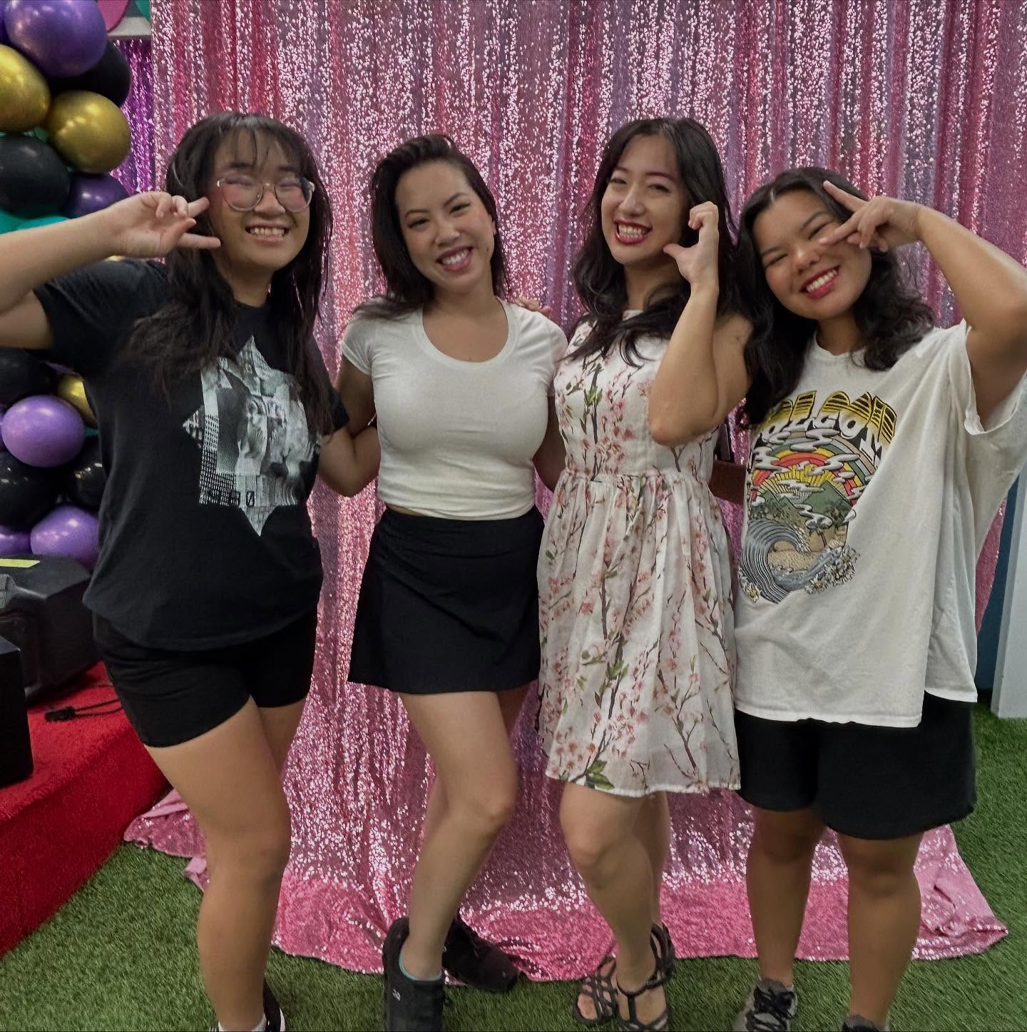 We wanted to give a shout out to our amazing HUNTR/X team this Friday! Their hard work has led to so much joy over the past month, and we cannot wait for them to bring more magic to your parties!
#huntrx #kpopdemonhunters #rumi #mira #zoey #kidsparty