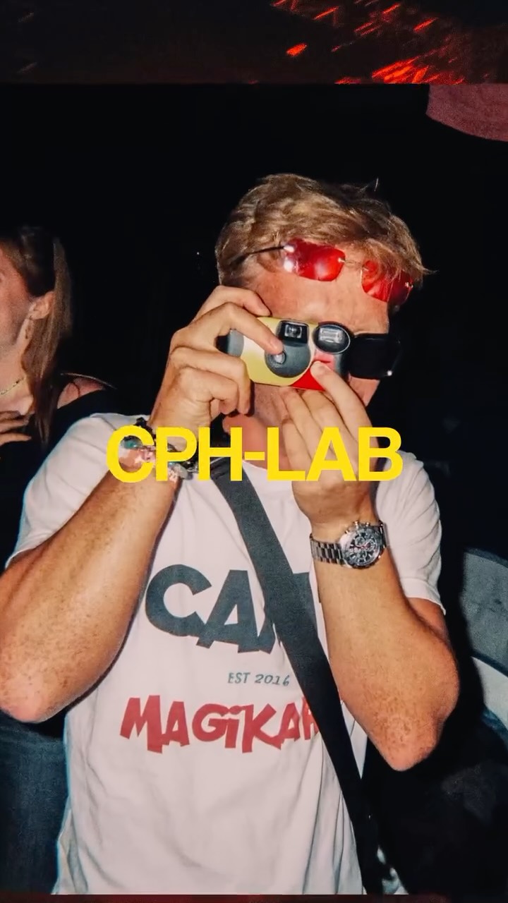 Pro tip for festivals: Bring disposable cameras to festivals and give them to your friends to get the best festival memories😎👽
#festival #travel #roskilde #roskildefestival #mil #musikilejet #filmphotography #disposablecamera #distortion #copenhell #smukfest #grønkoncert #ringstedfestival