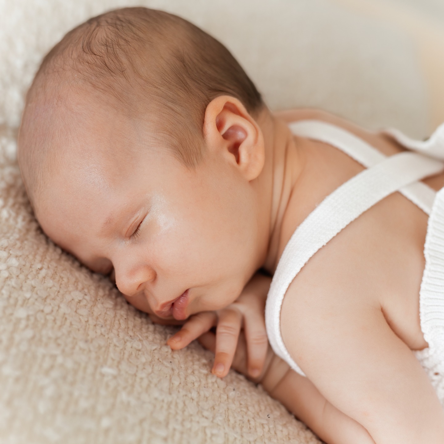 Sometimes the best sessions are the most minimal. All we need is some good light, and a simple cushion or blanket to set the scene :)
#sydneynewbornphotographer #inhomenewbornphotographer #sydneynewbornstudio #sydneynewborn #sydneymaternity #Sydneymumsandbubs #sydneynewbornphotos #sydneynewbornphotography #ignitedmotherhood #sydyenpregnancy
