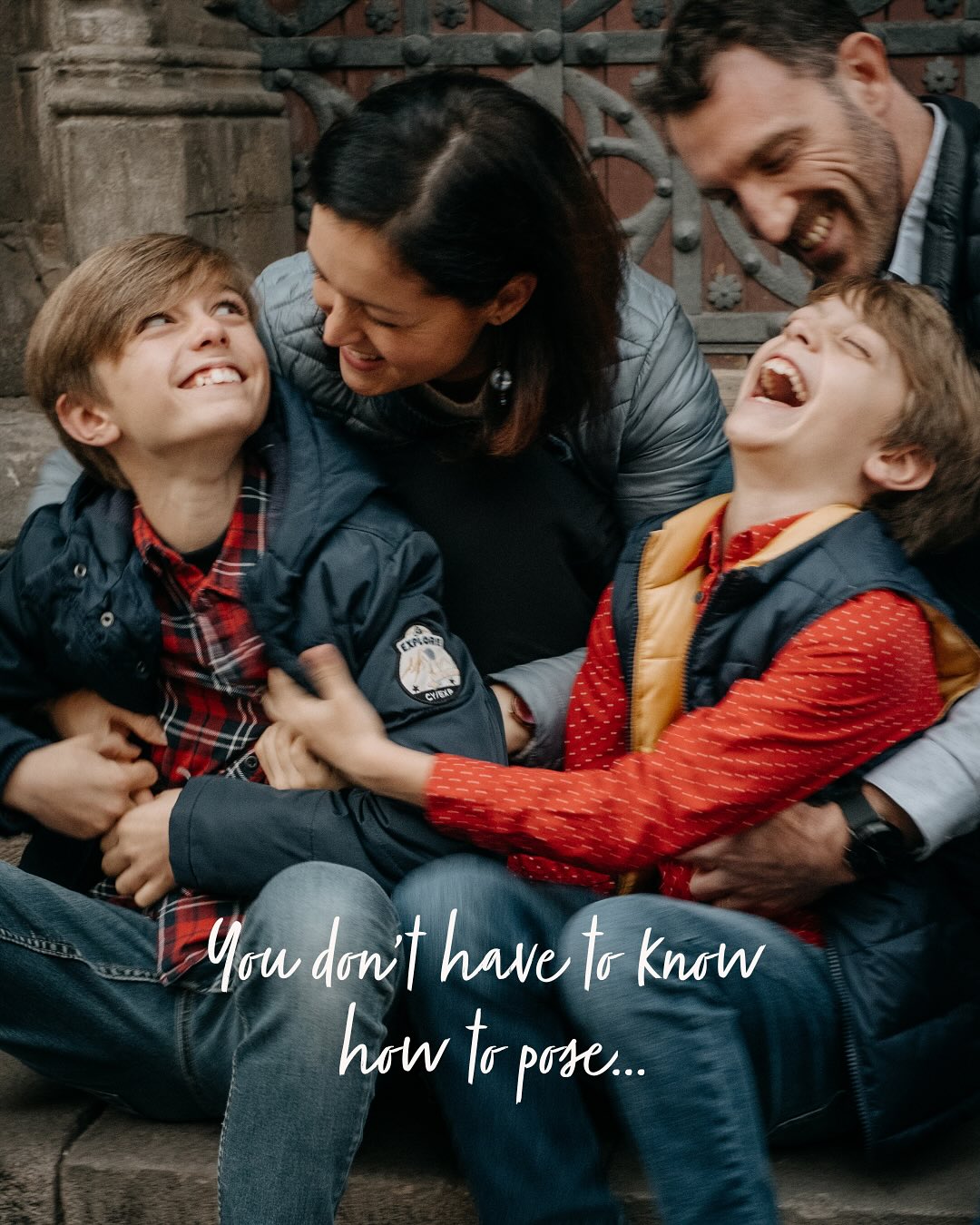 Some families arrive thinking they’re not “photogenic”, or that their kids won’t stay still, or that they don’t know how to pose 🤷🏽♀️
But the truth is: you don’t need any of that.
You just need to be yourselves, and I’ll take care of the rest 😎
My job is to create a space where you can breathe, connect, and simply enjoy being together ♥️
That’s where the real magic lives. ✨
Do you also think you are not photogenic? Let me know in the comments 👇