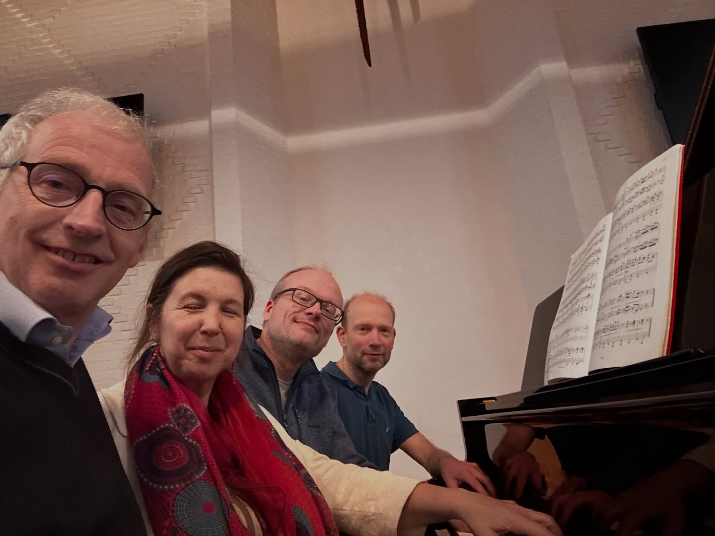 Tonight’s gang. 4 of Brahms’ nicest Hungarian Dances will definitely be one of the most enjoyable moments of this year’s Apeldoorn master classes.