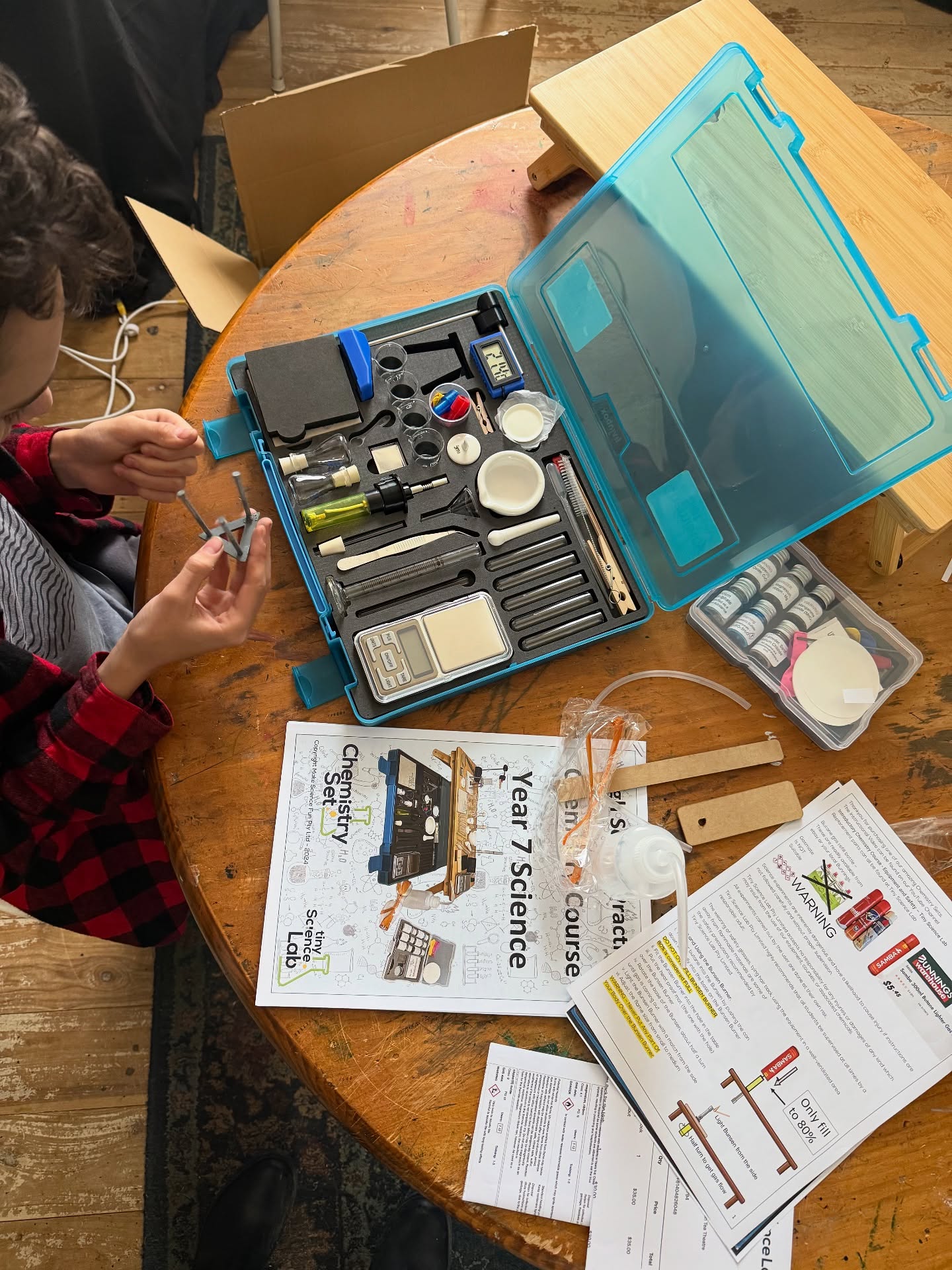 😮 WOWSERS! 😮
🧪 This is EXACTLY what we’ve been needing for Zeeki’s learning journey: @tiny.science.lab
🧑🔬 From the moment it arrived, Zeeki’s been fascinated by it - studying its parts, watching the videos, even wanting to fill in the printed booklet - this is really hitting the spot for him and we are so happy to see him loving it too!
🙏🏽 Thanks @tiny.science.lab #notsponsoredjustloveit
PS: Thanks to my friend Nat for assuring me this was a good buy! I concur mate! X