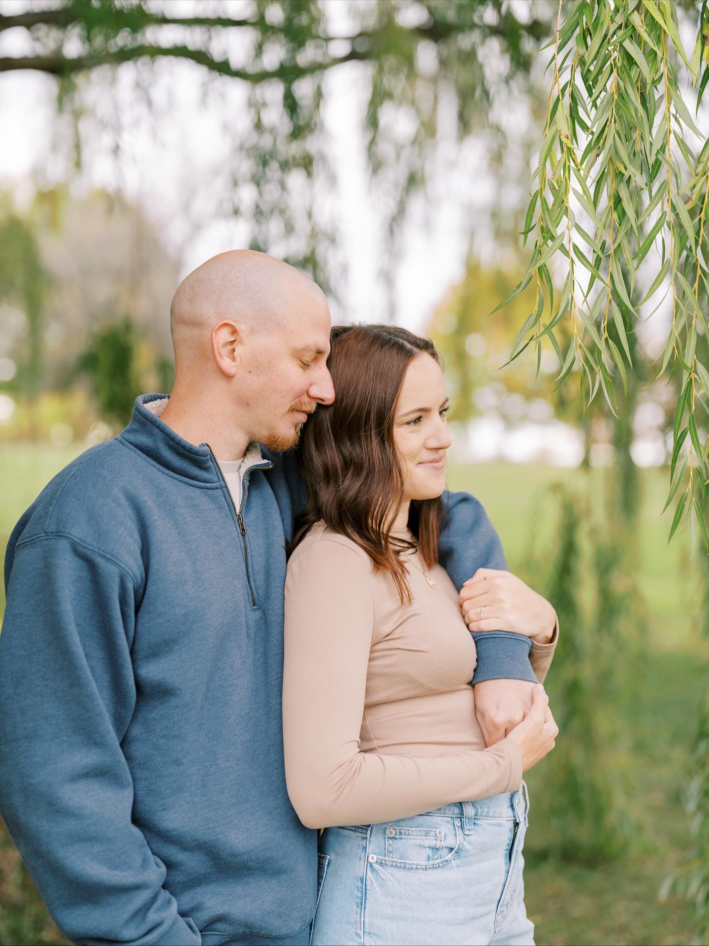 I’m currently obsessed with willow trees so I was pretty excited when I came across this gorgeous willows while location scouting for these two! The willows branches and the golden leaves made for dreamy photos for this engagement session. 🍂
#engaged #engagementsession #greenbayengagementphotographer #greenbayweddingphotographer #wisconsinweddingphotographer #wisconsinengagementphotographer #wisconsinweddingvideographer #taylormayphotography