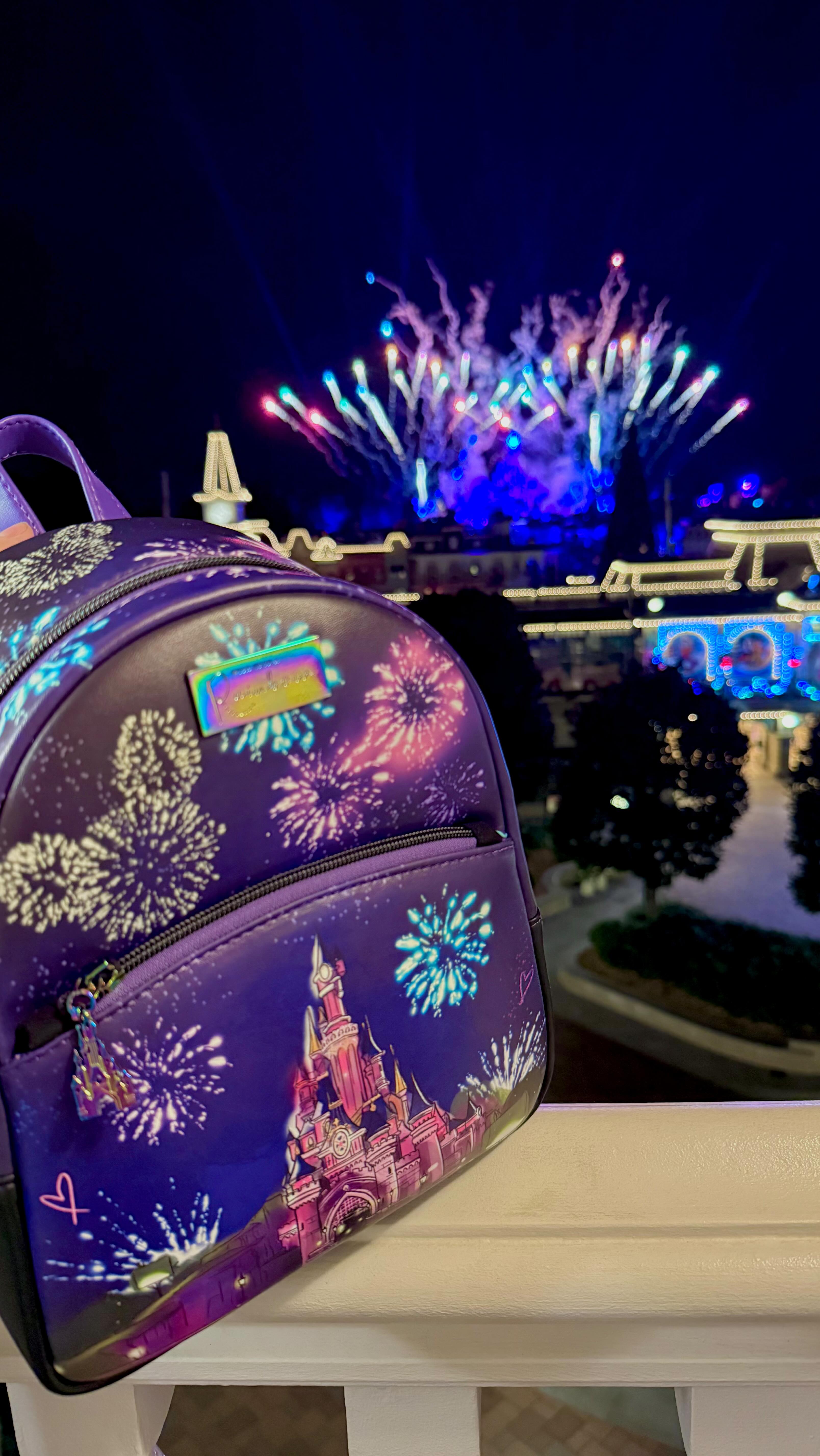 When you just need a bag to carry the magic of the fireworks with you. Don’t worry, I’ve got you. With this new collection featuring artwork from @deerheartprintco, you’ll be able to take the magic of standing on Main Street watching the fireworks with you wherever you go.
I’m launching these at @thecastlebazaar next weekend, and will also have a Florida version available as well.
I have teased this collection alot, so I hope you love it as much as I do.
#happilyeverafter #disneyfireworks #magicalmaker