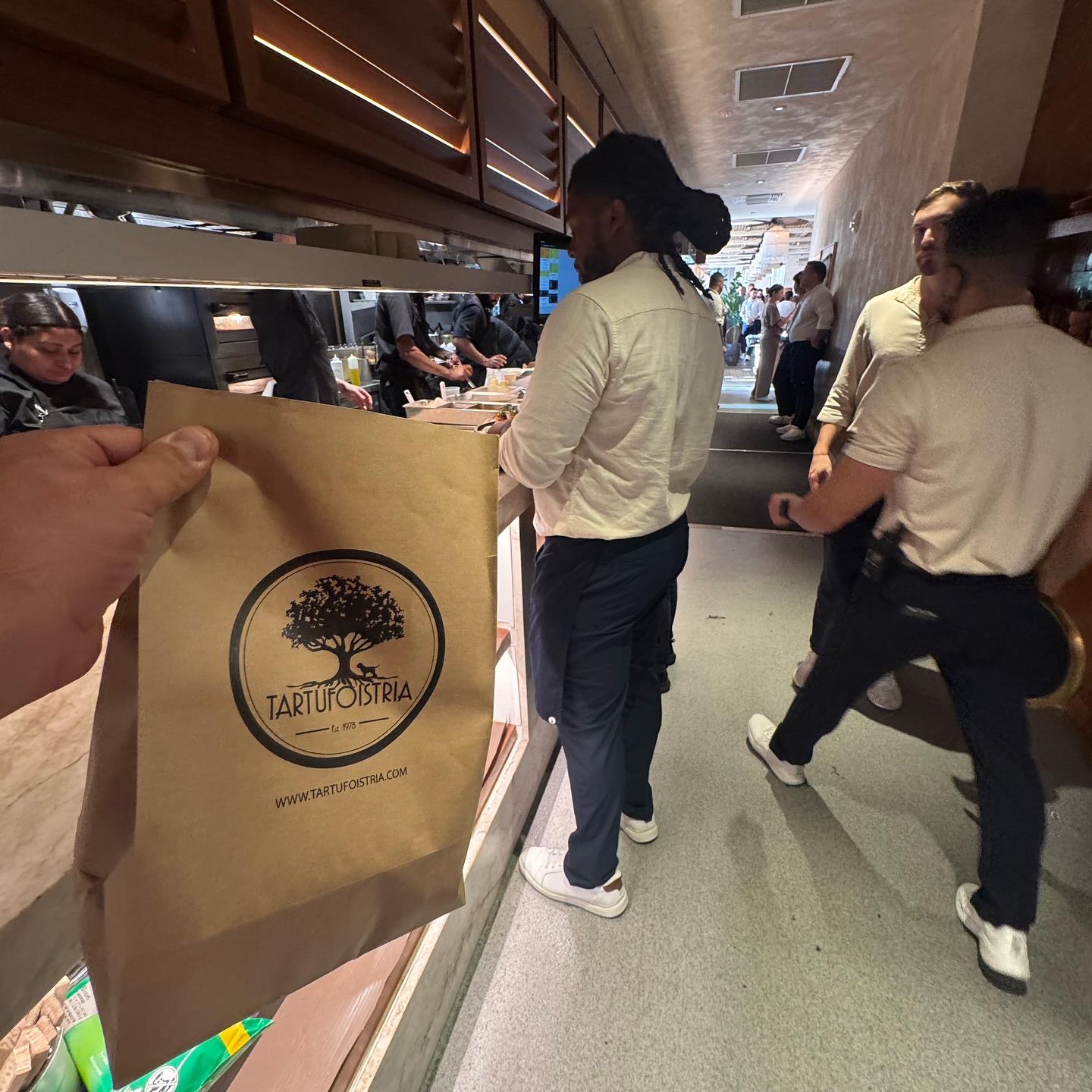 Sunday in a truffle rescue here we go with @tartufoprestige_dejan_ @greg_galy @michaelridard #truffle#sundays#trufflelover#delivery#truffledelivery#casaneos#usa#miami#truffles#truffleambassador#besttruffles#