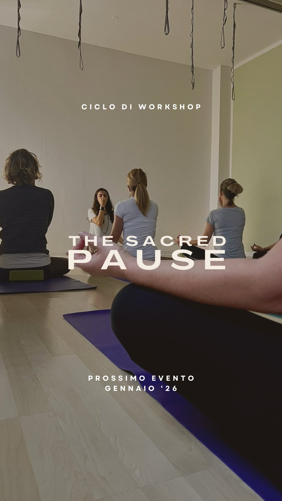 The Sacred Pause è un percorso nato per restituire spazio, presenza e respiro.
Un ciclo di tre incontri pensati per rallentare, sciogliere la tensione e tornare a sentirsi davvero dentro la propria vita.
Nel primo appuntamento ad ottobre abbiamo lavorato sul digital detox e sul silenzio interiore, ritrovando una calma che spesso si perde senza accorgersene.
Il secondo incontro di novembre è stato dedicato al corpo che parla: yoga, meditazione, un rituale condiviso, e poi il lavoro sensibile e profondo. Una mattina per ascoltarsi, muoversi con gentilezza e mettere a fuoco ciò che sta cambiando.
Ora ci prepariamo alla terza tappa del percorso, il 24 gennaio: un altro momento di pausa consapevole, un nuovo invito a ritrovare direzione in mezzo al ritmo pieno dell’inverno.
Per partecipare, scrivimi in privato oppure commenta “Pausa” qui sotto.
⸻
#TheSacredPause #MindfulLiving #BenessereFemminile #YogaMilano #CrescitaInteriore #Consapevolezza #Rallentare #TempoPerTe #EquilibrioInteriore #SelfCare #Meditazione #YogaCommunity #BenessereOlistico #FemminileConsapevole #StudioBuscone #FlorindaForgionecoach