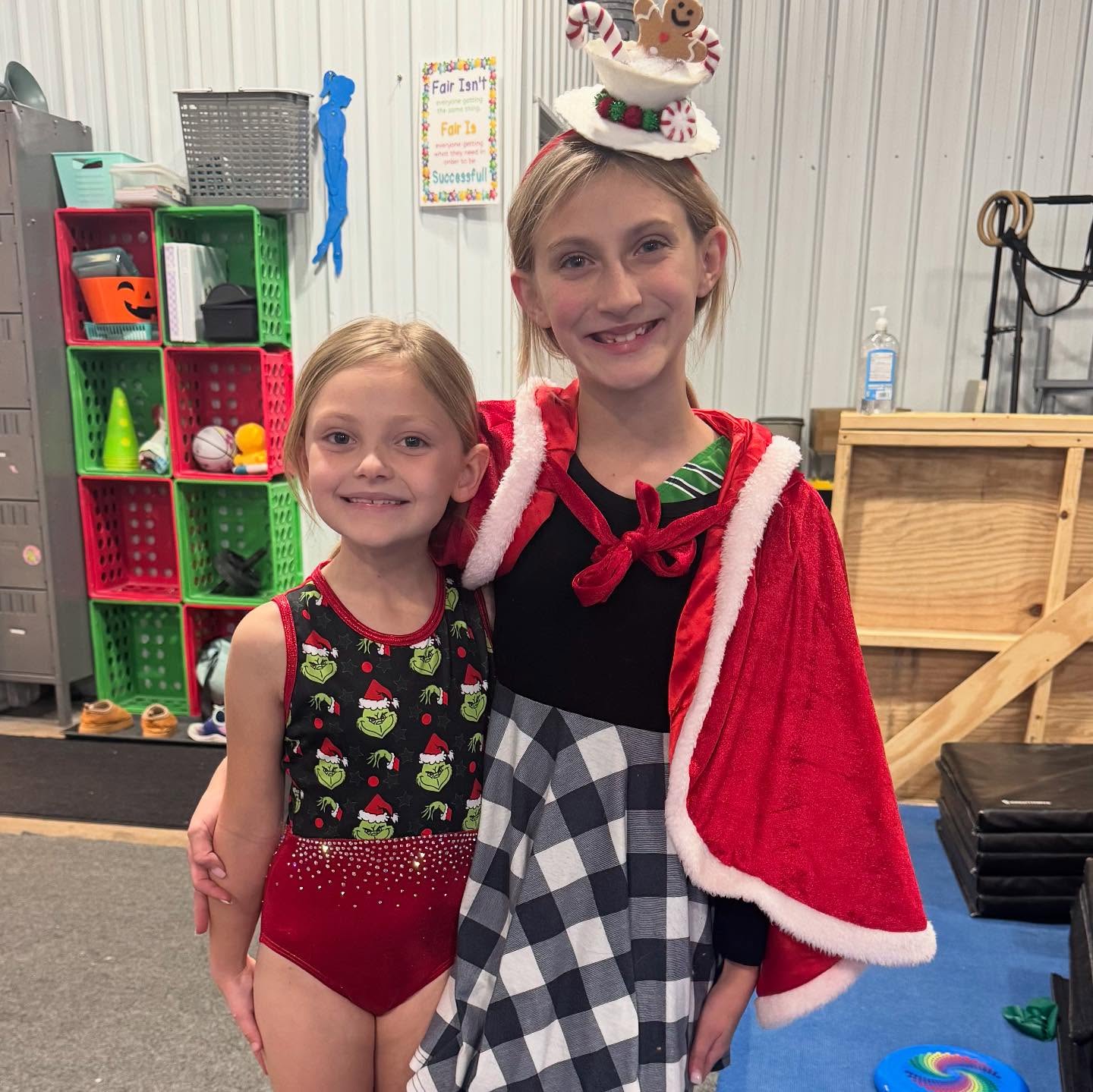 For day 1 of spirit week, we had heroes vs villains! We had some representation from the Grinch & Cindy Lou Who (Christmas has been saved!), the Fantastic 4, Ursula, Black Panther, & Beetlejuice! #PlatinumPride 💜🩵