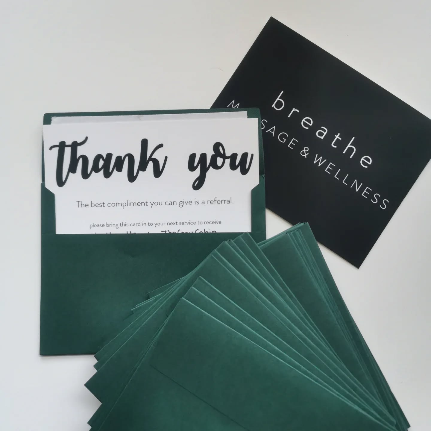 Keeping that post office in business ๐ค Thank you so much for sending your loved ones our way!
#wehavethebestclients #snailmailrevolution