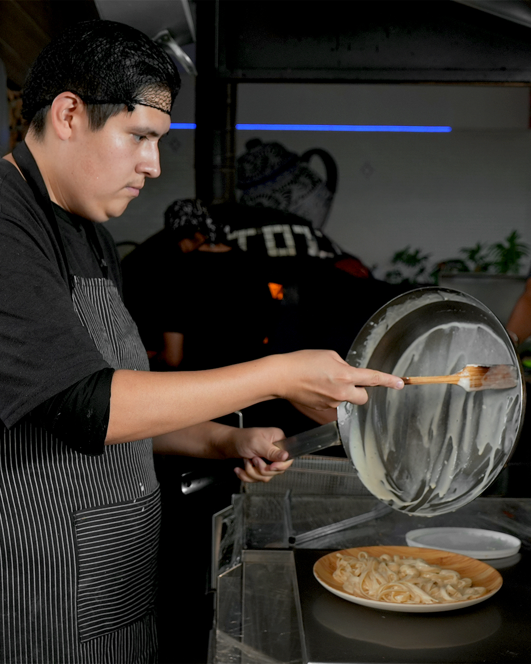 Así se cocina la felicidad ❤️🤤🔥
Nuestro chef le pone alma a cada platillo para que disfrutes una experiencia fresca y deliciosa.
📲 ¡Haz tu pedido por Uber Eats, Rappi o visita nuestra web pizzatoto.mx
.
.
.
#PastaLovers #HealthyPasta #ItalianFood #Foodie #PastaSaludable #CocinaItaliana #AmantesDeLaPasta #ComidaItaliana