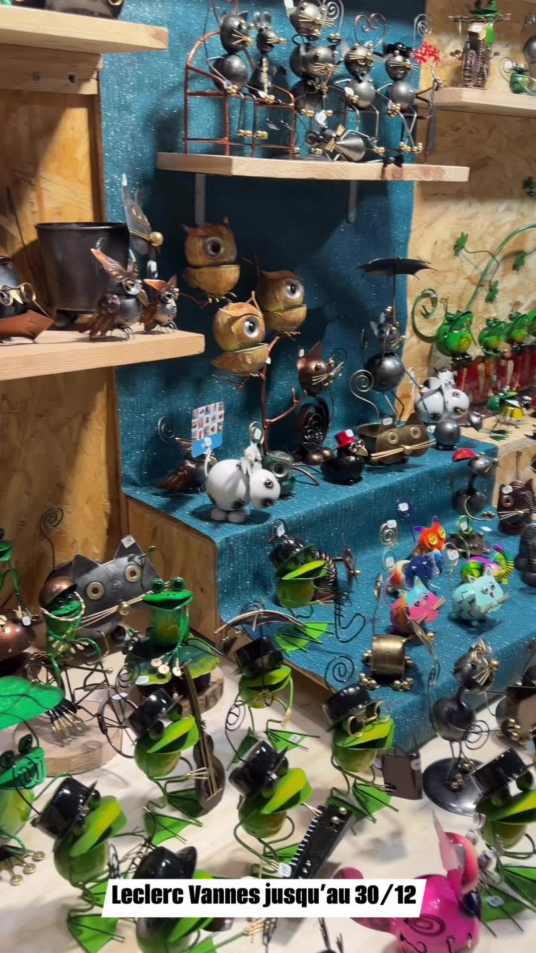 Pour vos cadeaux de Noël, notre chalet vous accueille jusqu’au 30 décembre dans la galerie du Leclerc de Vannes. #recyclage #chutesdecuir #poisson #marchedenoel #horlogedesmarées #leclercvannes #morbihan #mabutik #upcycling #CréationFrançaise #upcycling @followers