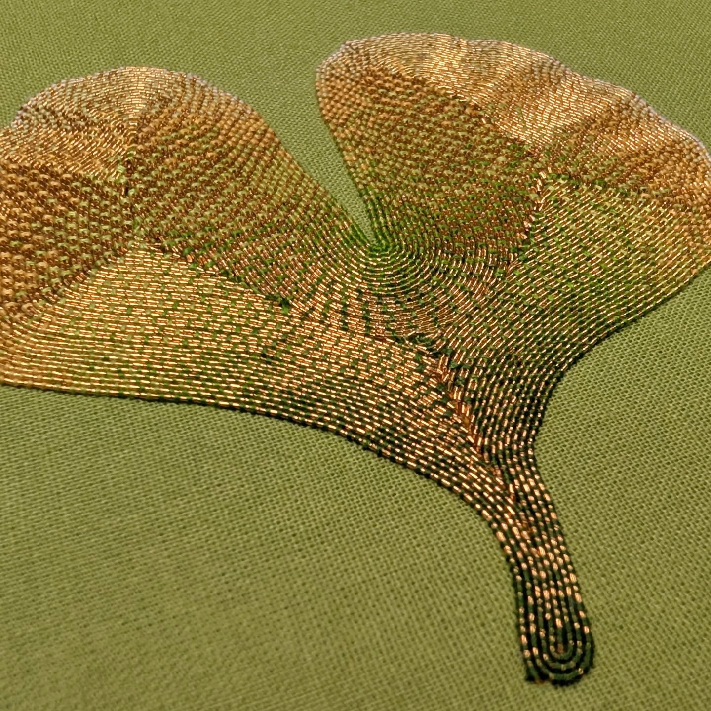 I thought I'd finish for the day with a sneaky peek at some of my final finishes for the year....some I hope will be summer classes but you will have to watch this space as the deadline isn't till the new year.
I've enjoyed making everything, especially the hand quilting and lace using @wonderfil.uk Spagetti threads, but I'm definitely ready for my Christmas break!
1. My new Ginko leaf class, scheduled for June (booking now)
2. My Oak Leaf cyber class for the EAC..I'm super excited about this new partnership.
3. Sashiko
4. New RSN project 🤫
5. Lace snake bookmark, need to make two more in different colours...using my hubbie @alex_darkfellwrites newest book for the promo pics...copyright and all that 🤣 (he uses a pen name)
6.Birthday gift for my Dad
7. Needle turn appliqué and Dorset feather stitchery
8. Ice dyeing and hand quilting in the frame (whole cloth) Cherry Blossom Moth...thanks to @dimasantina for the name!
9. English paper piecing
10. Thread case...still needs a popper added over Christmas.
#wonderfilspecialtythreads #embroiderylove #embroiderersofinstagram #handquilting #heratigecrafts #royalschoolofneedlework #rsntutor #embroiderytutor