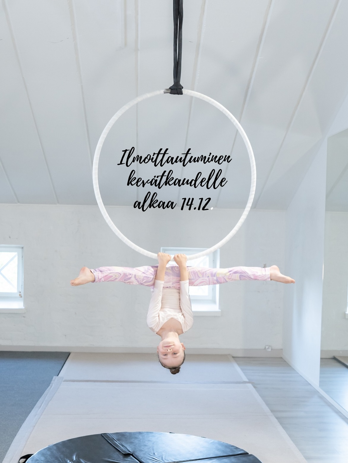 Ilmoittautuminen kevätkaudelle 2026 alkaa 14.12. 🤩
Lukujärjestykseen pääset tutustumaan jo nyt nettisivuilla osoitteessa www.roofaerialclub.fi
Roofille on tulossa oma App, jonka myötä lasten- ja aikuistentunnit ovat varattavissa saman järjestelmän kautta.
Tämän myötä voit jatkossa ostaa sarjakortteja ja maksaa tunnit etukäteen Appin kautta.
Lastentunnit maksetaan laskulla kuten ennenkin ja ilmoittaudutaan ryhmiin koko kaudelle.
Lisää tietoa tulossa, kun App on ladattavissa ja ilmoittautuminen auki! 🤩
📸: @takayamaproduction
#ilmoittautuminen #kevätkausi #roofaerialclub #tankotanssi #tankoakrobatia #ilmaakrobatia #poledance #aerialacrobatics #aerialhoop #rengastrapetsi #lastenharrastukset #aikuistenharrastukset #aikuistenakrobatia #malmi #koillishelsinki #malmillatapahtuu #sirkus #akrobatia #käsilläseisonta