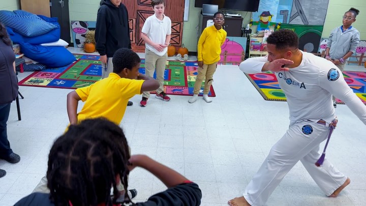 Huge thank you to @cityofhyattsville for giving me the chance to start these students on their capoeira journey! 👏🏼👏🏼👏🏼🙏🏼
See you all next class!👊🏼😎
#capoeiramalês #capoeiramalesdmv #mestrecurisco