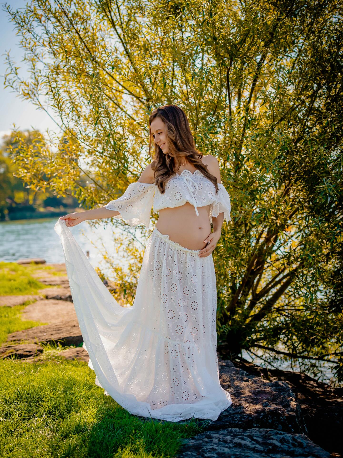 Wow! What a beautiful family! Today I also had an amazing photo session at the same location with a stunning couple. Yes, it was freezing (like… really freezing), but they were all absolute stars and totally rocked it!.
.
.
.
.
.
Newborn, Family & Maternity Photographer in Zürich area | Ksenia Photography
.
.
Neugeborenen-, Familien- & Schwangerschaftsfotografin im Raum Zürich | Ksenia Photography
.
.
.
.
. #maternityphotography #motherhood #zurich_switzerland❤️ #newlife #pregnant #pregnancy #schwanger #schwangerschaft #mutter #baby #babybellyshooting #babybauch #momlife #outdoor #momtogs_mamas #momtobe #swissmom #boho #magnolia #babymom #schwangerschaftsshooting #baby2025 #secondtrimester #cute_pregnancy #maternityfashion #maternityshoot #babybauchfotos