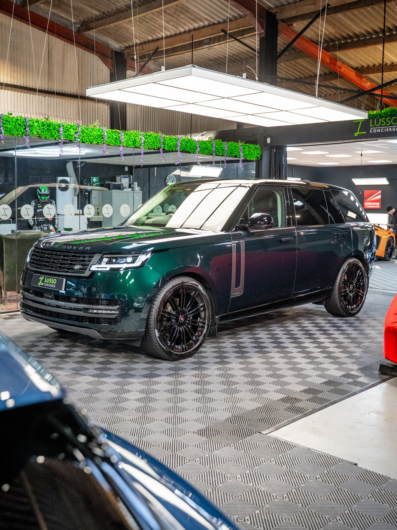 This perfect daily Green LWB Range Rover has just been treated with our ‘Road Rash’ PPF Kit & Gtechniq Crystal Serum Ultra 9yr Ceramic Coatings! 💚
Protect What Moves You. Request a Free Quote. 🚀
📞 0113 323 9323
📱 07881 094702
📧 vip@lusso-concierge
🔗 Lusso-concierge.com
📍 Leeds
#LussoConcierge #CarStorage #Detailing #PPF #PaintProtectionFilm #Gtechniq #Profilm #Yorkshire #Leeds #AmazingCars247 #GarageGoals #RangeRover #GreenRangeRover