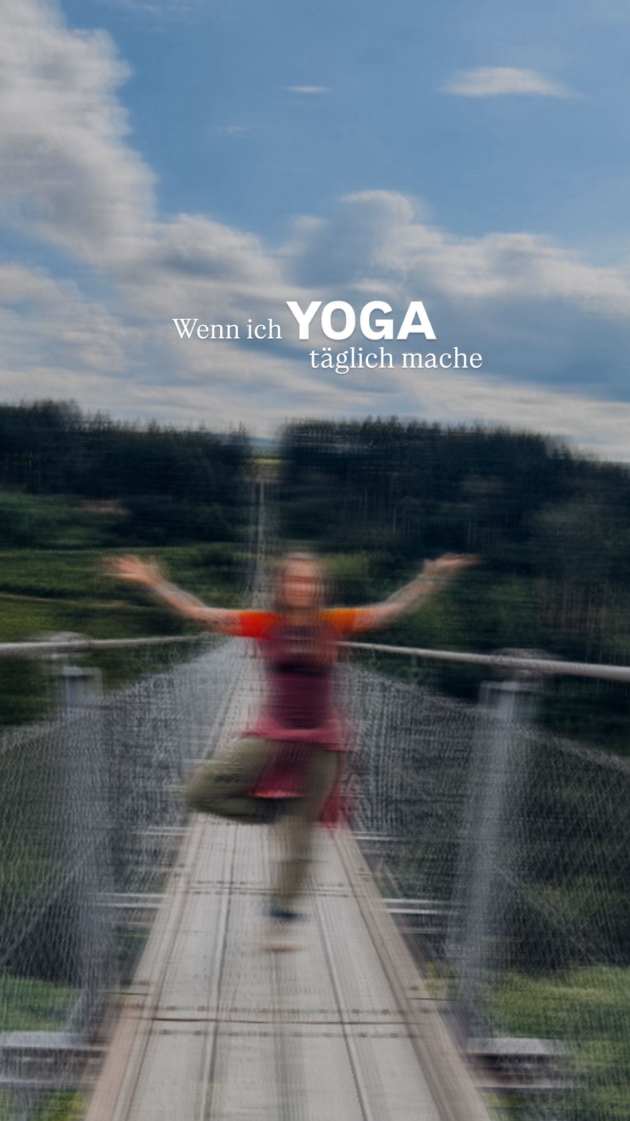 Diese Frage höre ich so oft – und meine Antwort ist:
Ja. Ja. Natürlich Ja!
Wenn du wirklich da bist.
Yoga wirkt nicht nur, wenn du siebenmal die Woche auf der Matte stehst. Es wirkt, wenn du achtsam bist.
Wenn du spürst, was dein Körper dir sagt.
Wenn du atmest, statt zu funktionieren.
Wenn du dich annimmst, statt dich zu verurteilen.
Einmal die Woche kann ein Anker sein.
Ein Moment, in dem du dich wieder erinnerst, wer du bist – jenseits von To-do-Listen und Rollen.
Es geht nicht darum, wie oft du praktizierst, sondern wie bewusst du es tust. Dein Nervensystem, dein Atem, dein Körper, dein Kopf – sie erinnern sich.
Jede bewusste Praxis hinterlässt Spuren.
In dir.
In deinem Leben.
Und manchmal genügt schon dieser eine Moment der Stille,
um dich zurück in Balance zu bringen.
#achtsamkeit #yogaphilosophie #selbstfürsorge #achtsamleben #innerebalance #yogafürfrauen #achtsamsein #körperweisheit #bewusstleben