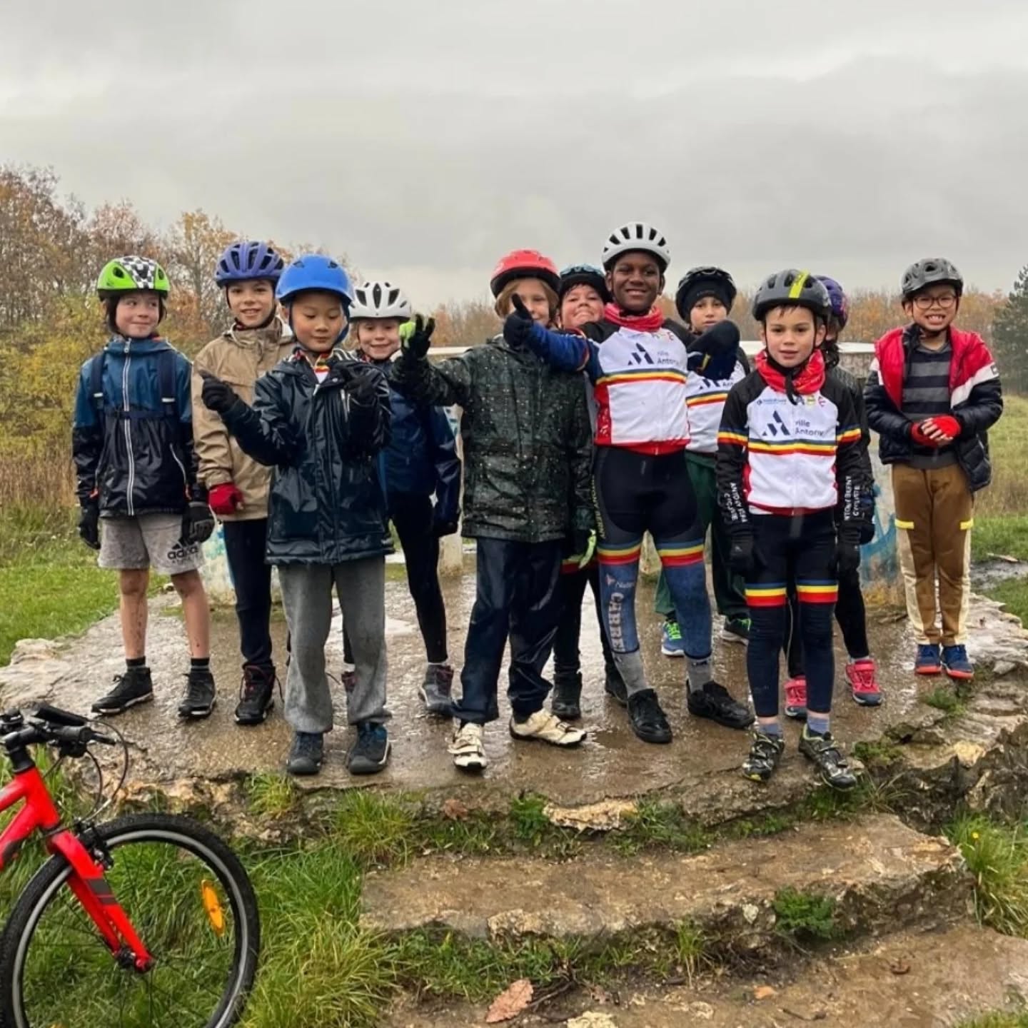 #ABCedv 🟦🟨🟥
La séance du jour de l'Ecole de Vélo au bois de Verrières.