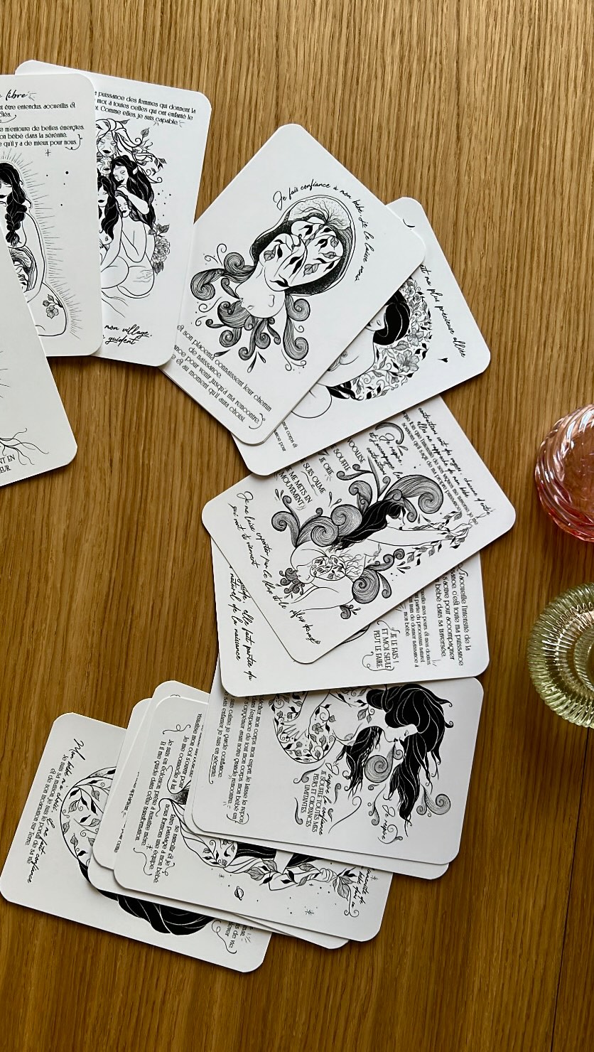 Cartes Mantras NAITRE EN CONFIANCE ET EN CONSCIENCE
inspiré des grandes étapes d’une naissance respectée
🤰Pour les futures mères
Ces cartes sont à utiliser du début de la grossesse jusqu’au jour ou la nuit de la naissance.
Pendant la grossesse, tu peux t’en imprégner en les lisant, les visualisant, autant que tu en ressentiras le besoin.
Elles sont à afficher dans ton cocon ou à garder précieusement sur toi.
Le jour du grand voyage, tu peux les disposer tout prêt de toi pour t’aider à faire ta bulle de naissance.
💜 Pour celles.eux qui accompagnent la naissance
Elles sont particulièrement appréciées pour accompagner les soins prénatals faits aux futures mères, ou lors de cérémonie prénatal. Tu peux les disposer dans ton cabinet pour permettre aux futures mères de se sentir en pleine confiance, les emporter avec toi en soin, faire tirer une ou plusieurs cartes à tes accompagnées...
🌙 Lien dans la bio
#accouchement #maternite #naissance #accouchementnaturel #accouchementphysiologique #naissancerespectée #aad #enfantement #doula #futuremaman