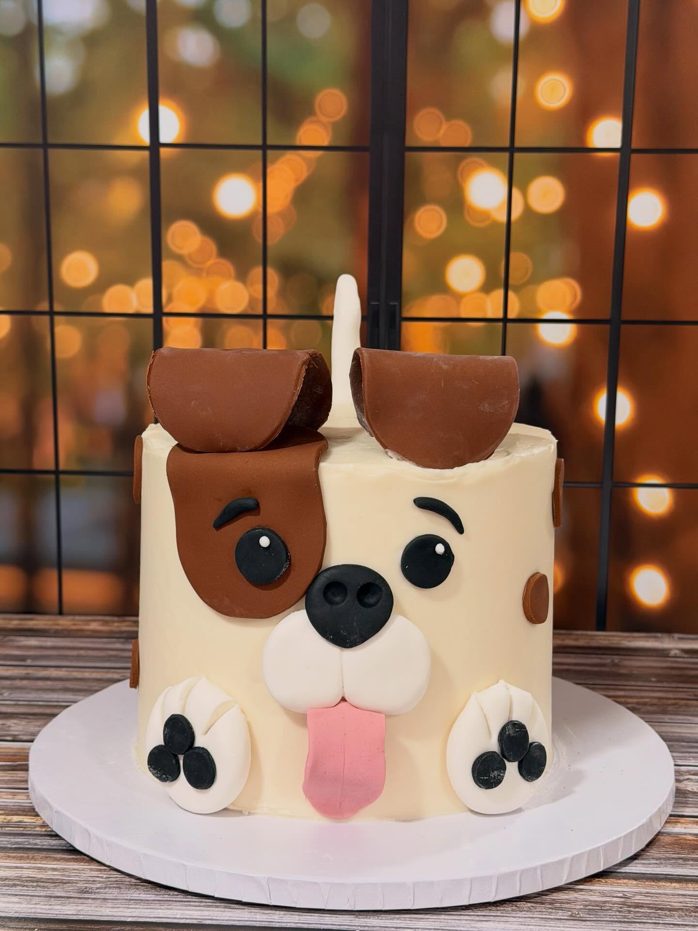 Paws up for the cutest birthday treats ever! 🐾🎉 This puppy-themed cake and cookies came out paw-fectly—from floppy ears to sweet little snouts. Guaranteed to make any birthday a tail-wagging good time! 🐶💛🍰 #ridgewoodnj #glenrocknj #bergencounty #happybirthdayrylie
