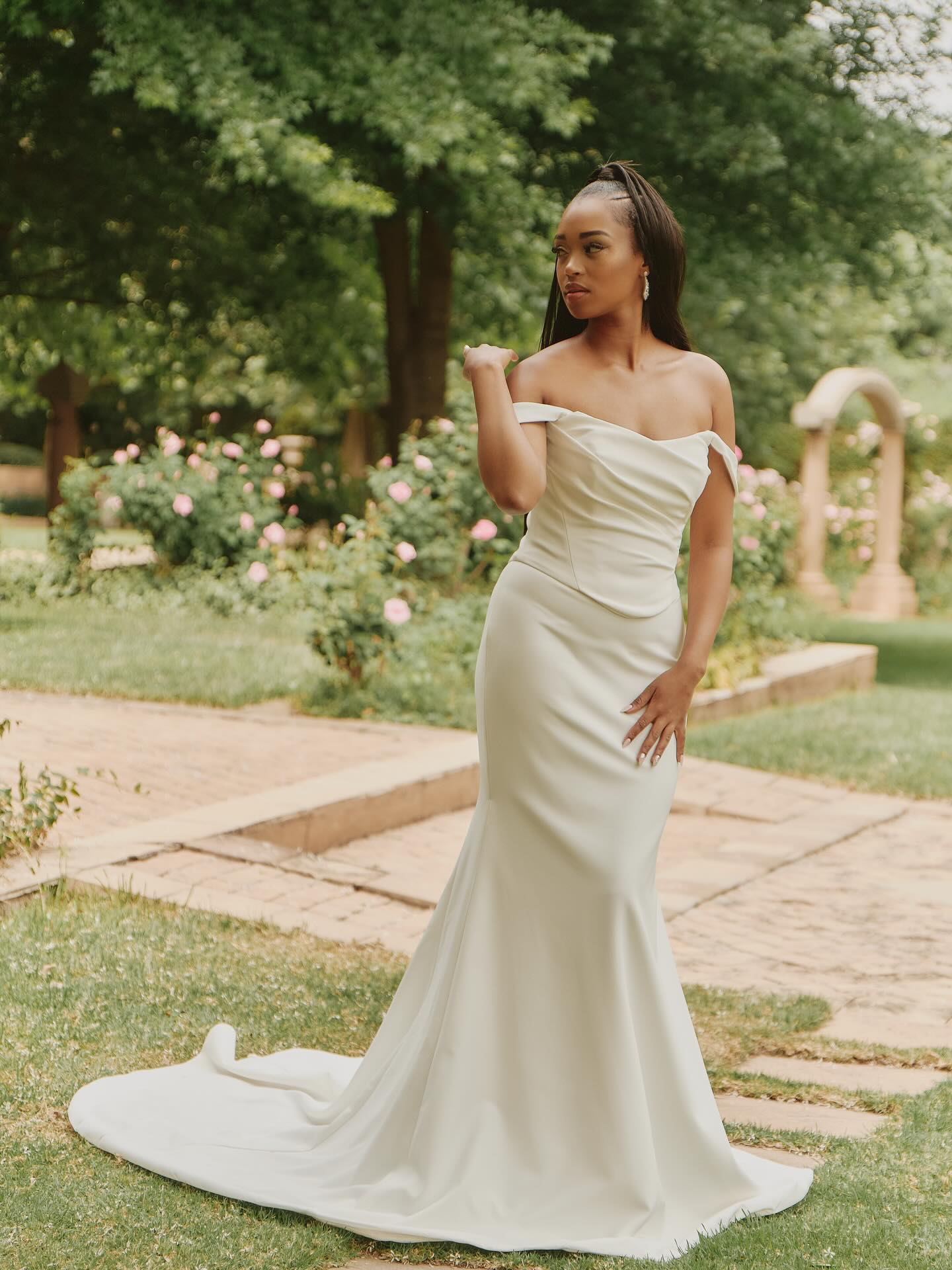 Elegance that speaks for itself✨ Will you say yes to this dress?🩷
#sayyestotheaddress #bridaldreams #elegantbride #bridalstyle #johannesburg