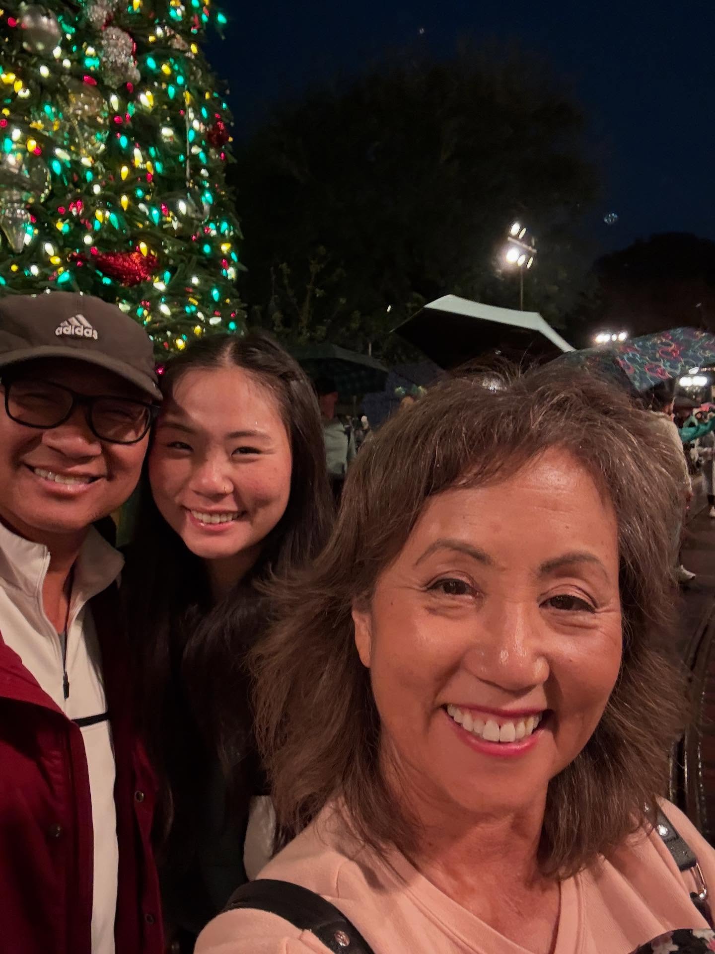 Went to Disneyland to watch Meg dance in the opening of Christmas parade today, but it got rained out. The upside is that we got to hang with her all day and catch some rides, including the Rise of the Resistance ride for the first time. It was the best day!
BTW the last photo is from the parade last year 🎄