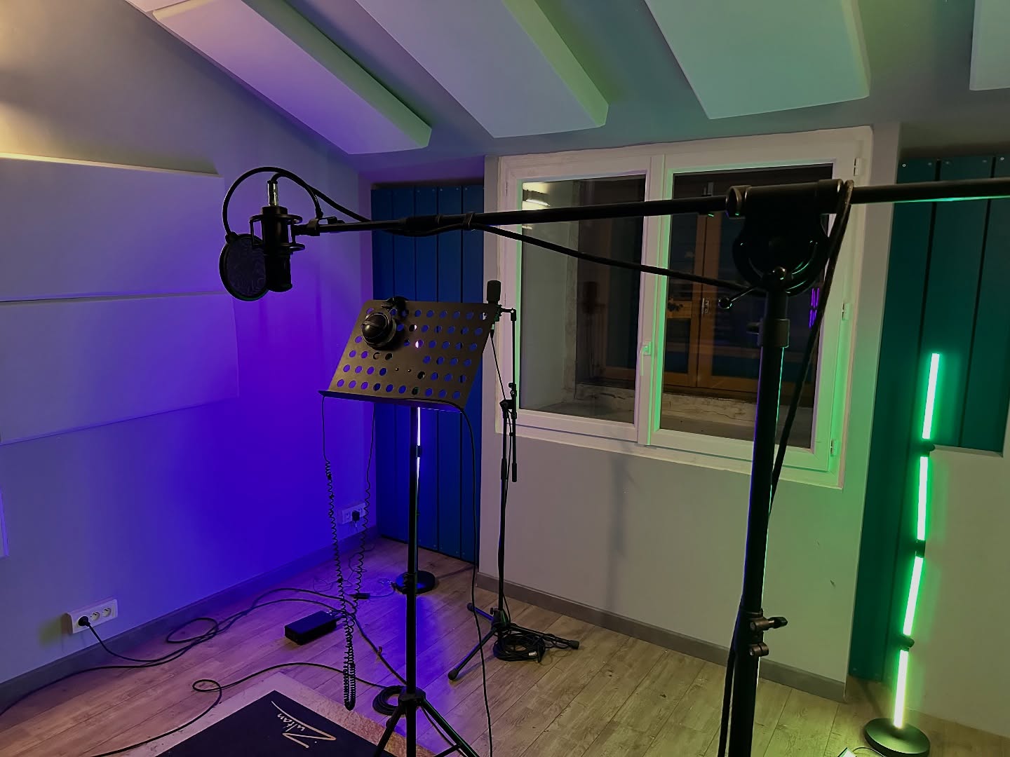 Une des meilleurs cabine studio de Marseille #ambgstudio le spécialiste de la musique urbaine !!