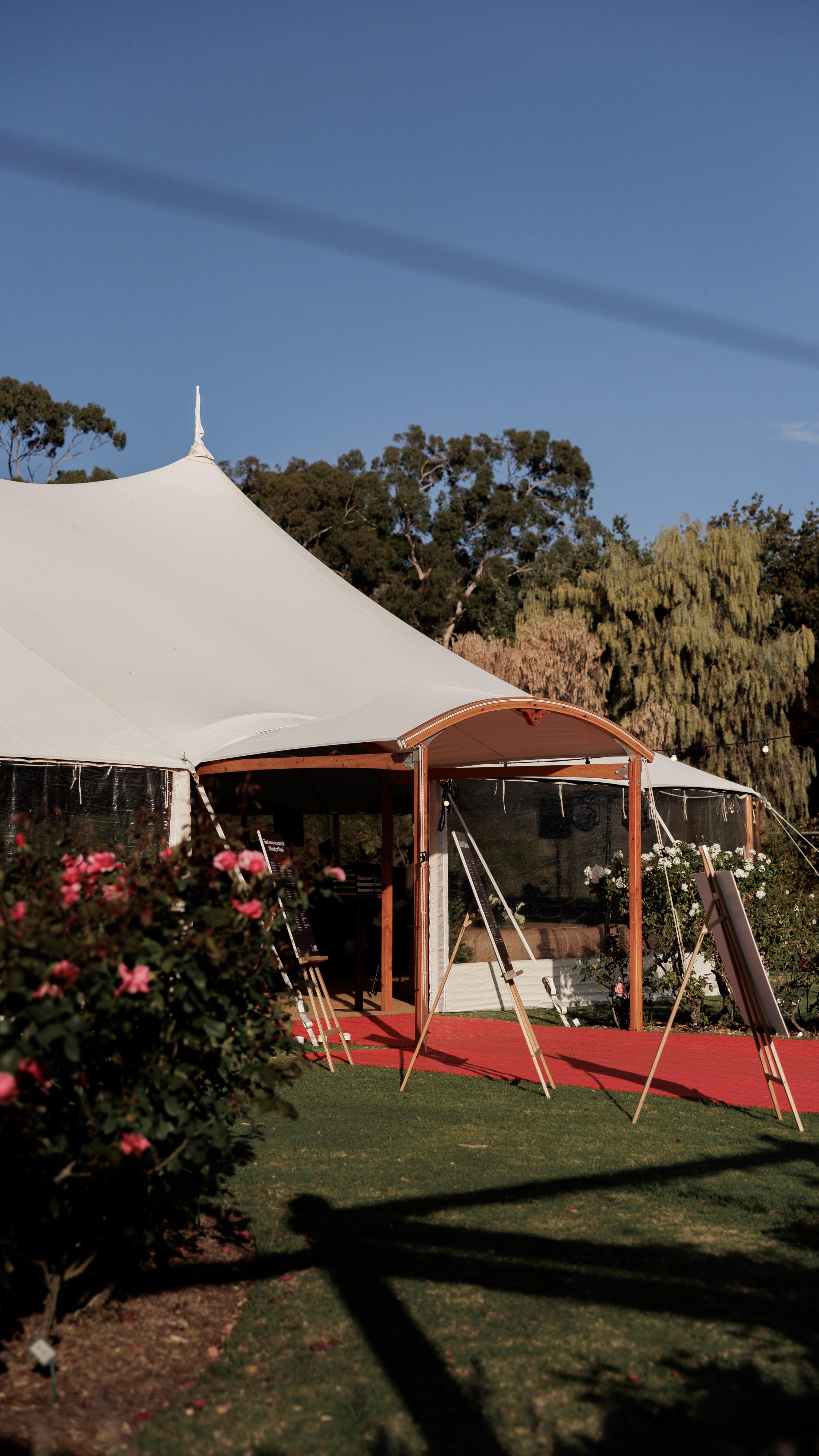 Raising the bar with exceptional events. Step inside and wonder at all the intricacies. Amazing bunch of creatives worked on this one to turn the ordinary into something extraordinary.
Venue: University of Adelaide - Waite Campus @uniofadelaide
Project + Event Management: @villagegate.co
Furniture: @danneventhire
Photography: @andrealaubephotography
Florist: @onerundleflowerbar
#authenticsperrytentevents #events #sperryevents #sperrytentsadelaide #corporateeventstyling #sperrytents #sophisticatedevents #adelaide #adelaideuniversity