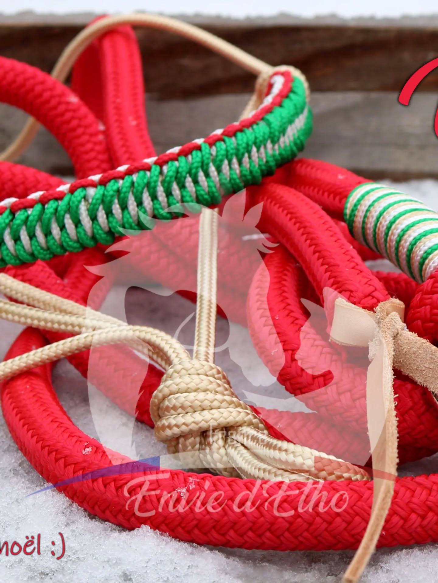 💖 Offrez un cadeau fait main, avec amour, pour Noël ! 💖
L'atelier s'active pour vos cadeaux de fin d'année ! 🎁
Attention : Les commandes de Noël se terminent le 25 novembre 2025 !☃️
Nous devons planifier la production et l'envoi. Toute commande passée après le 25/11 sera traitée avec le cœur, mais ne sera pas assurée pour une livraison avant Noël.🎄
Vous avez dû ressentir mon absence, un petit vide ici sur les réseaux, je ne suis pas partie, je suis juste débordée 😅
L'atelier est en pleine effervescence ! Je mets toute mon énergie et ma passion dans la création de vos magnifiques commandes. 🧵
Merci infiniment pour votre soutien et votre patience. Je vous prépare de belles choses et je reviens vite partager plus d'infos et de créations. 🥰