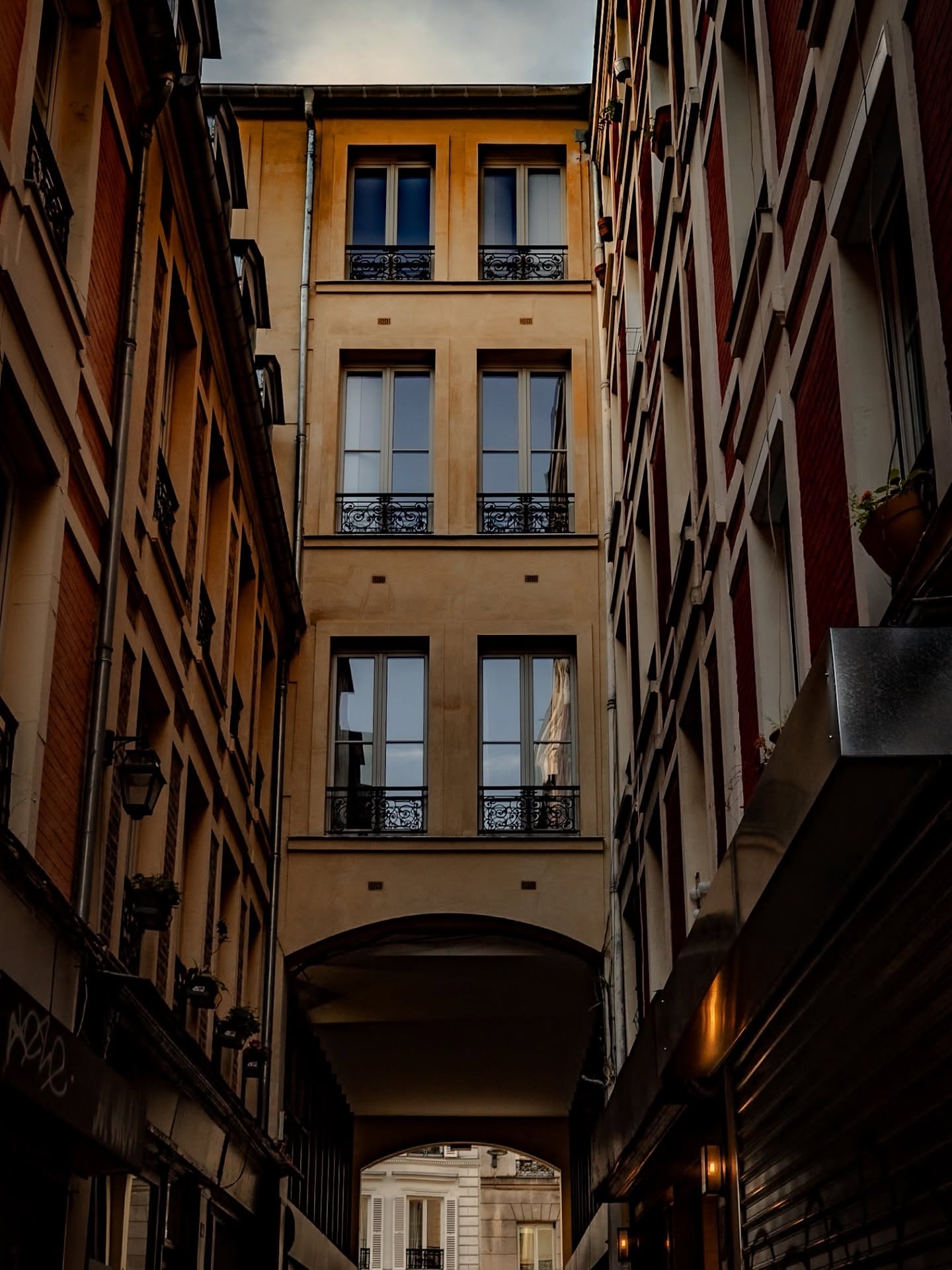 Oh man, a year ago I was having a grand old time walking the streets of Paris and taking photos! Here’s some shots I never posted! 📸
___
#ParisPhotography #Cityscape #TravelMoments #UrbanExplorer #ArchitecturalPhotography #StreetPhotography #VisualsOfLife #Wanderlust #TravelThroughLens #MoodyGrams #PhotographyLovers #JustAKidFromENY #ParisVibes