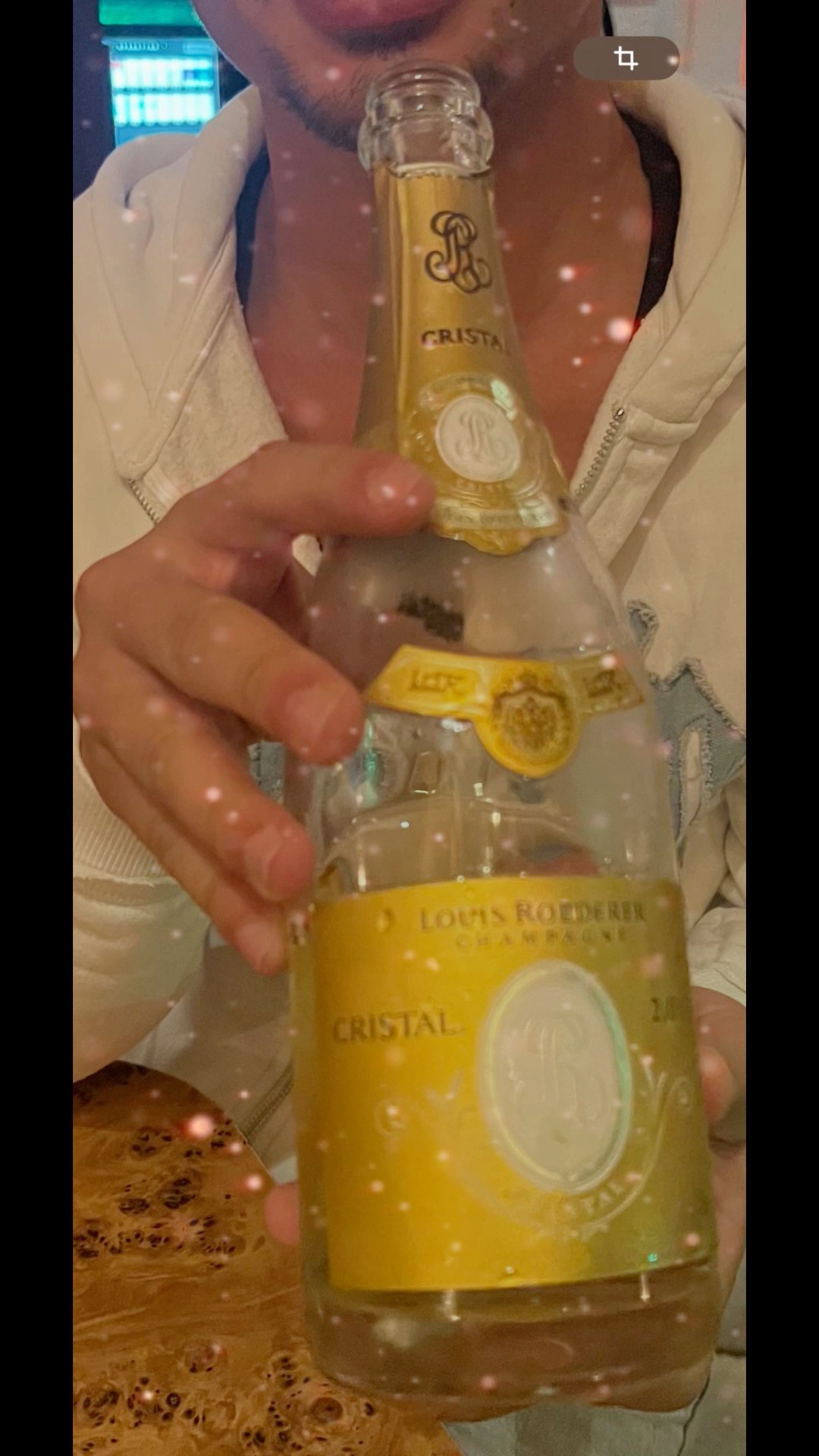 Cristal Moments at Predigerhof ✨
Eleganz trifft Queer Energy. Cheers! 🥂🌈
#Predigerhof #Cristal #GayBar #ZurichNights #LuxeVibes #Cheers #QueerZurich #WeekendVibes