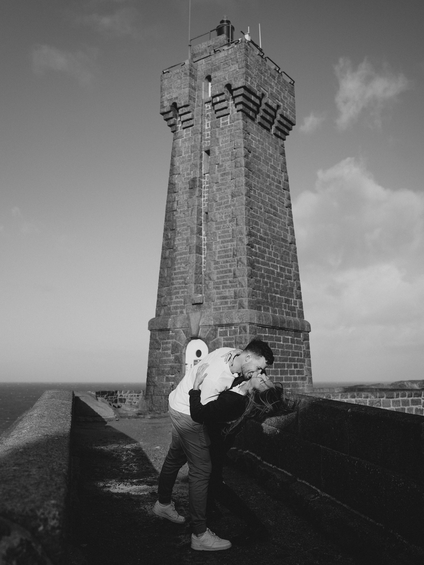 Quand le cœur parle, les nuances disparaissent 🤍
Je suis Stéphanie, photographe basée à Perros Guirec en Bretagne. Spécialisée dans les mariages et les familles, je crée des images vivantes, poétiques et authentiques. Chaque séance devient une histoire à raconter, avec simplicité, naturel et sensibilité.
Infos & Réservations
www.steffanyphotographe.com
#wildlove #seancecouple #ploumanach #perrosguirec #photographebretagne #cotedegranitrose #bretagnemylove