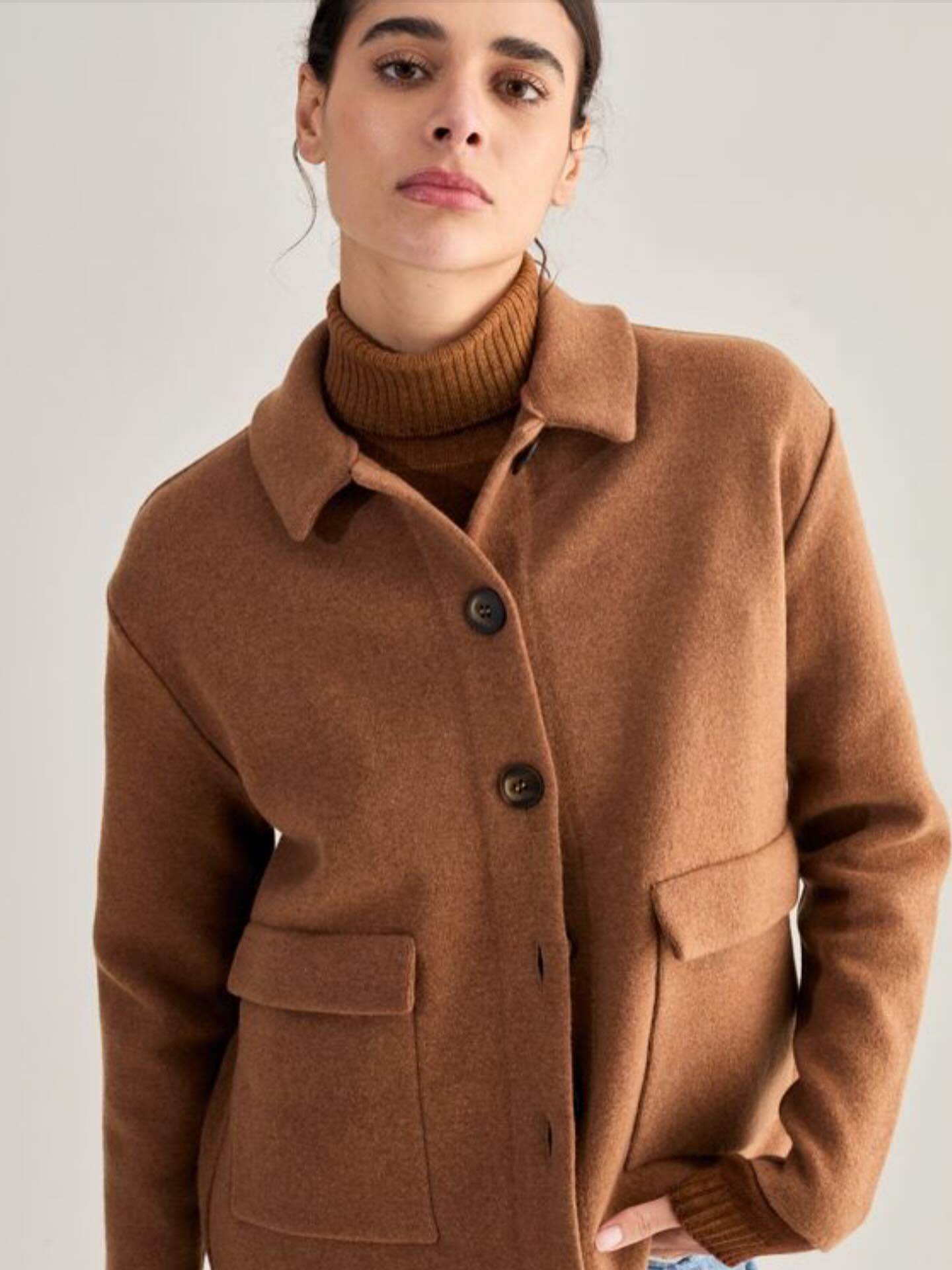 Strong lines and timeless style - where contemporary meets classic 🪡🍂💫
#basemilano #lorskensfashionagency #italianfashion #timelessstyles #knitwear