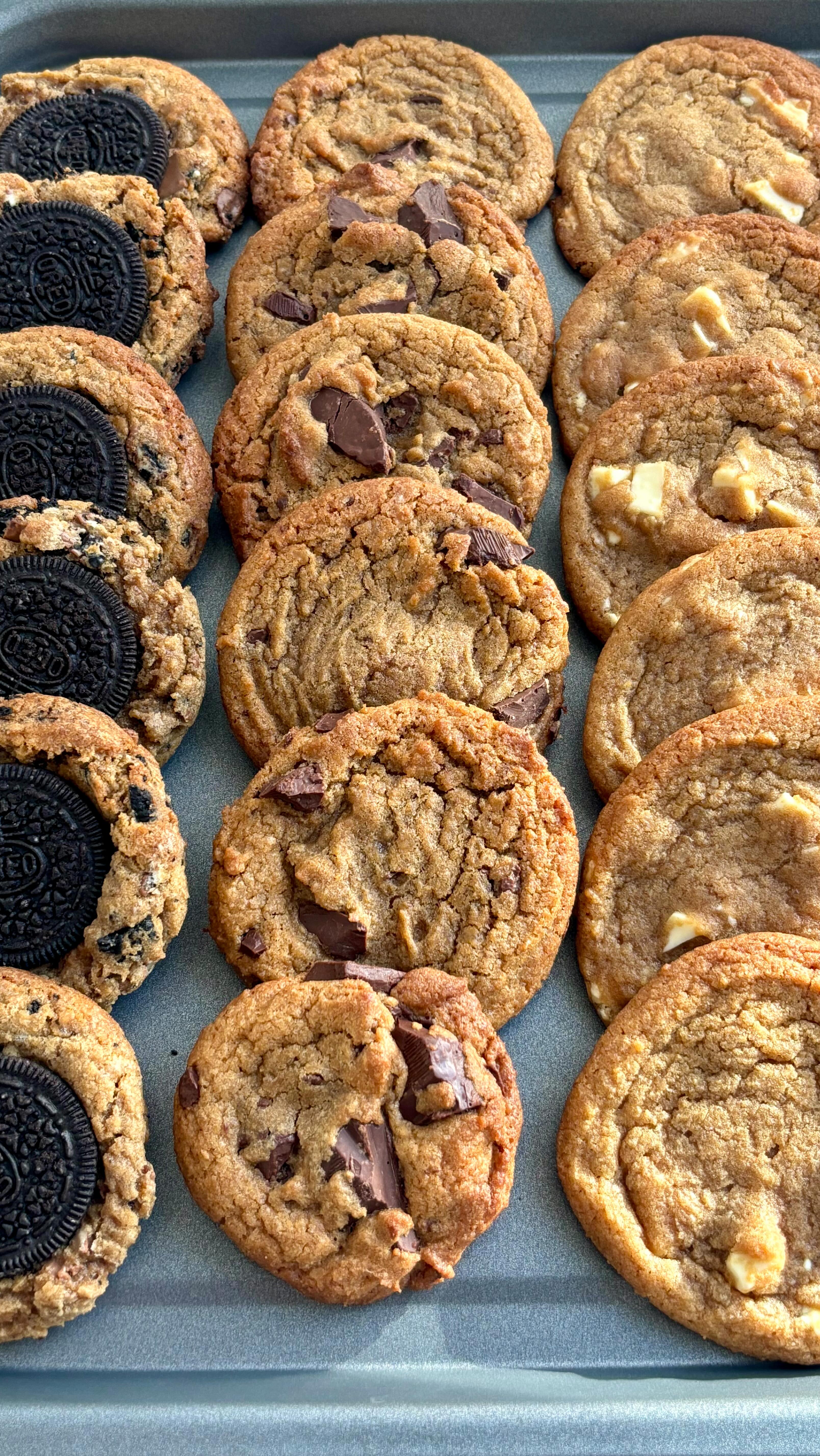 It’s those dark winter evenings that really make you appreciate those bright spring mornings ☀️
But one thing stays the same in every season – how good our cookies look in any light 👀🍪
Order before our 9pm cut-off to make next week’s dispatch.
www.cookiedwithlove.com
#CookiedWithLove #CookieDelivery #FreshlyBaked #LondonBakers #CookieLovers #BakersOfInstagram #SmallBusinessUK #MadeWithLove