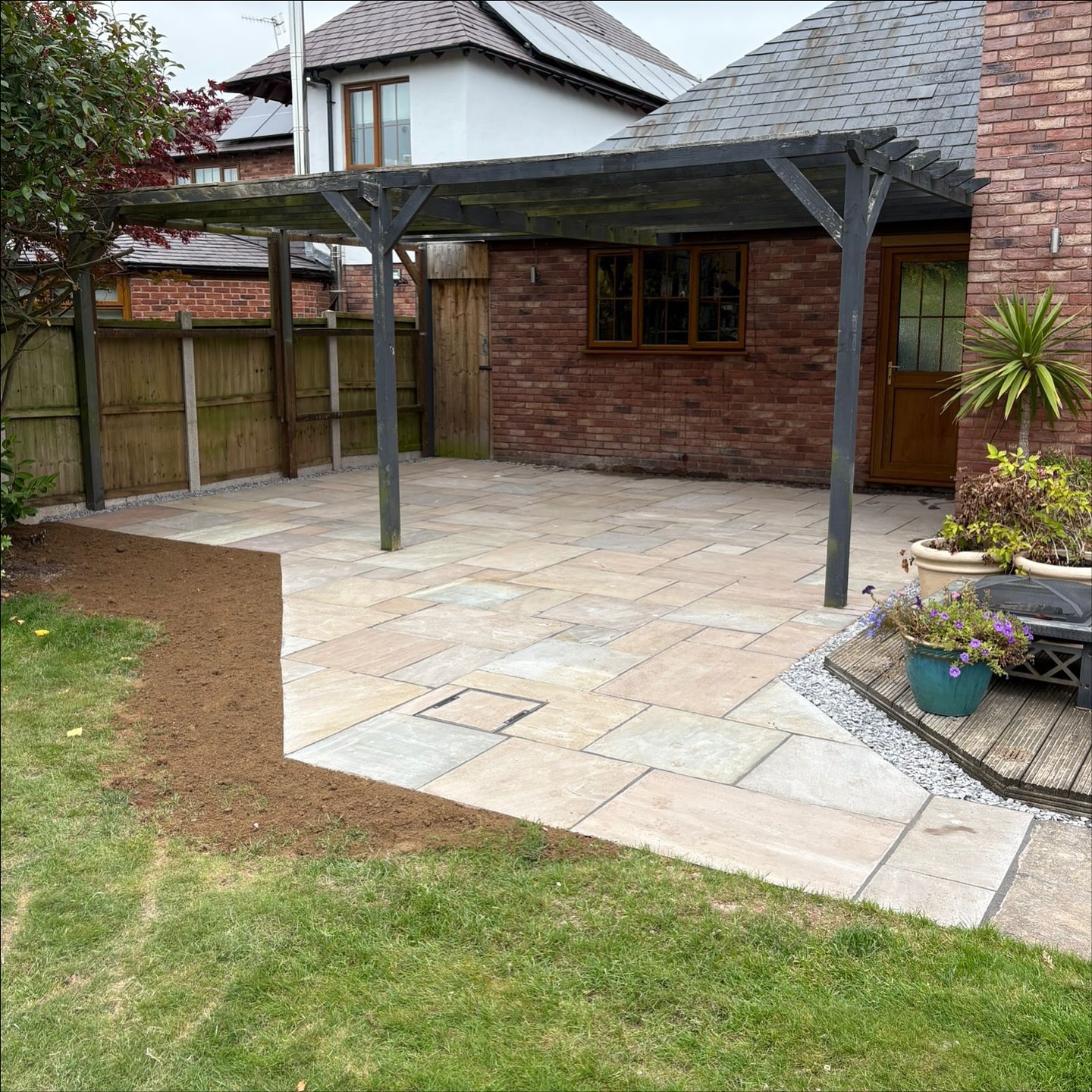 An Indian sandstone patio we’ve recently completed ☑️
Are you planning to extend your home? Get in touch with us today, we’re a Shrewsbury based builders!
•
•
•
•
#CMBuildingServices #ShrewsburyBuilders #ShropshireConstruction #HomeRenovationUK #HouseExtensions #PropertyRefurbishment
#NewBuildHomes #ReliableBuilders #LocalTradesmen #ShrewsburyHomes #BuildingDreams
#RenovateYourHome #HomelmprovementUK #brashireBusiness #TrustedBuilders #ConstructionExperts #HouseTransformation
#QualityCraftsmanship #UKBuilders #ShropshireLife #shrewsburybuilder #shropshire #shrewsbury
CM Building Services Shrewsbury builders
Shropshire construction
Home renovations Shrewsbury
Extensions and conversions in Shrewsbury
Local builder Shropshire
•
www.carlmorrisbuildingservices.co.uk