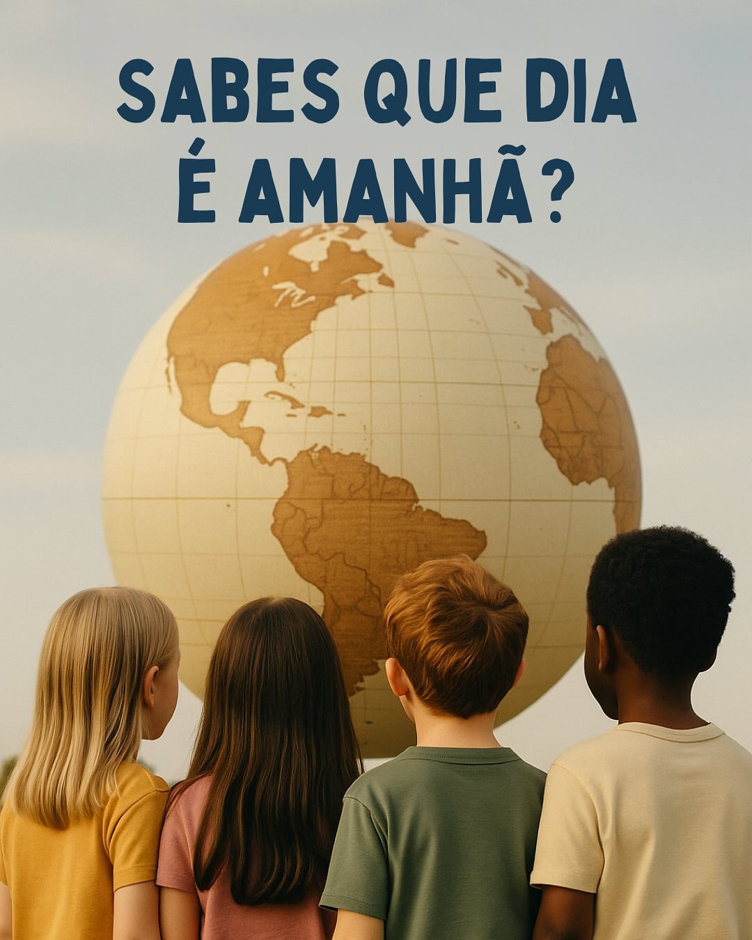 Há 35 anos, o mundo fez uma promessa às crianças.
Prometemos que a infância seria reconhecida como vida plena.
Não como ensaio. Não como preparação.
Como o momento mais sagrado da existência humana.
Mas algures pelo caminho, esquecemo-nos.
Esquecemo-nos de parar.
Esquecemo-nos de olhar.
Esquecemo-nos de perguntar:
“Isto que estou a fazer... é pelo bem da criança ou pela conveniência do sistema?”
E assim, sem darmos conta, transformámos jardins de infância em salas de espera para a escola.
Trocámos o brincar livre por atividades dirigidas.
Substituímos o movimento pelo controlo.
E chamámos a isso “preparação para o futuro”.
Mas e se estivermos a roubar precisamente aquilo que faz uma criança capaz de ter futuro?
E se o problema não forem as crianças “irrequietas” mas um mundo que esqueceu que uma criança de 4 anos não foi feita para estar quieta?
Amanhã é 20 de novembro.
Dia da Convenção sobre os Direitos da Criança.
E não vamos celebrar com trabalhinhos “fofos”.
Vamos celebrar com perguntas que urgem.
Perguntas que nos obrigam a olhar de frente para aquilo que normalizámos.
Porque a infância não é uma corrida.
E o jardim de infância não é, nem nunca foi, escola.
👉Desliza.
Deixa que estas palavras te toquem.
E depois, junta-te a nós.
Porque sozinhos, questionamos.
Mas juntos, transformamos.
E a infância, essa,não pode esperar.💛